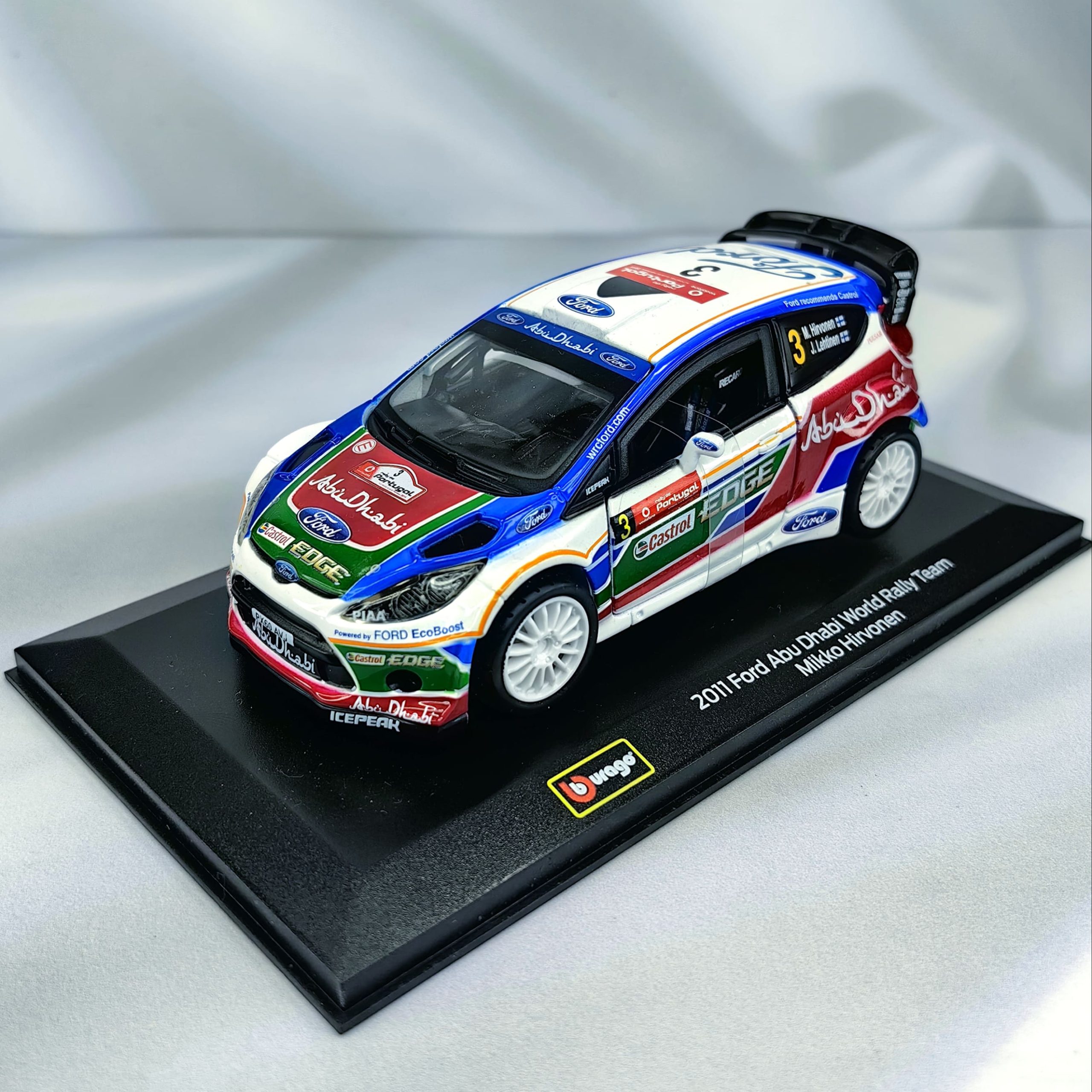 Ford Abu Dhabi WRC 2011 #3 Mikko Hirvonen Caja Acrilica Burago 1:32