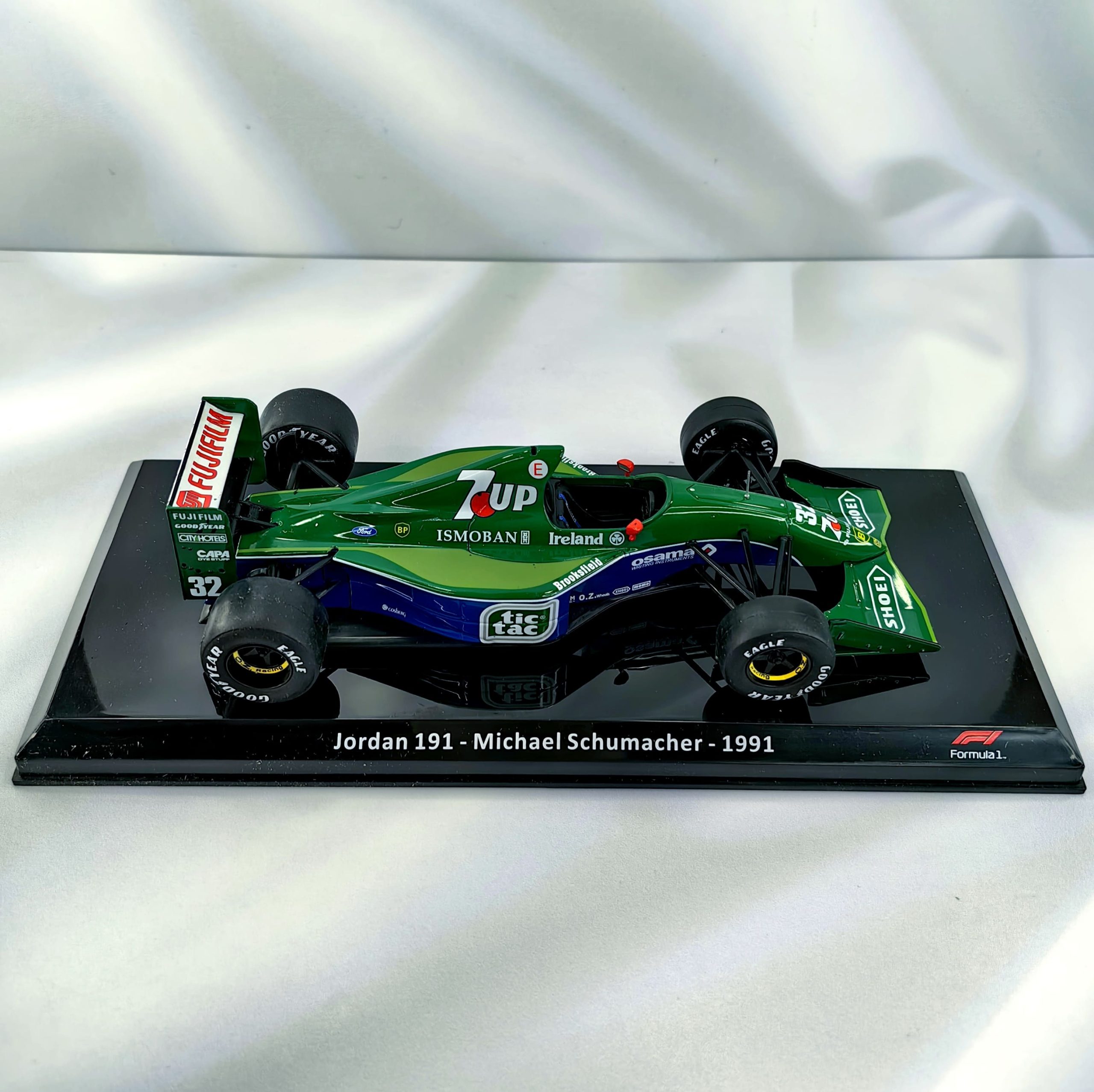 Jordan 191 1991 #32 Michael Schumacher Caja Normal Premium Collect 1:24