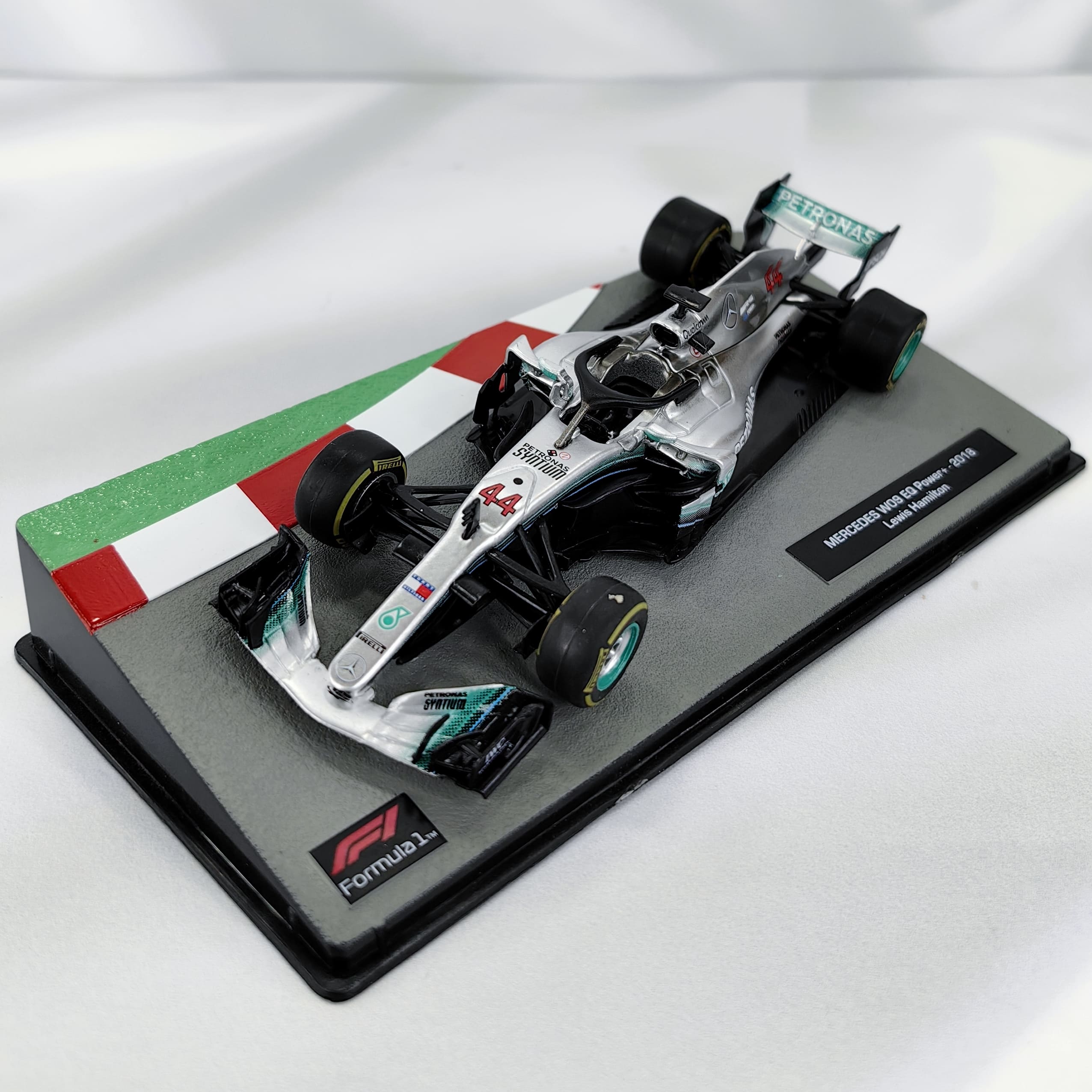 Mercedes W09 2018 #44 Lewis Hamilton Caja Acrilica ALTAYA 1:43