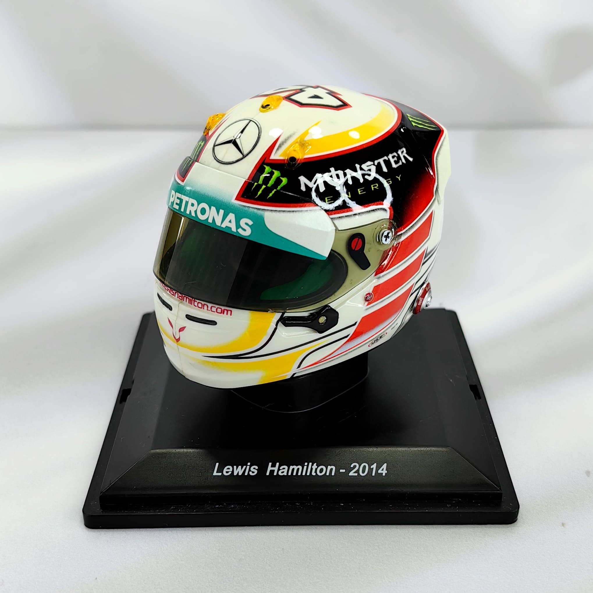 Casco Formula 1 Lewis Hamilton Mercedes F1 2014 Spark 1:5