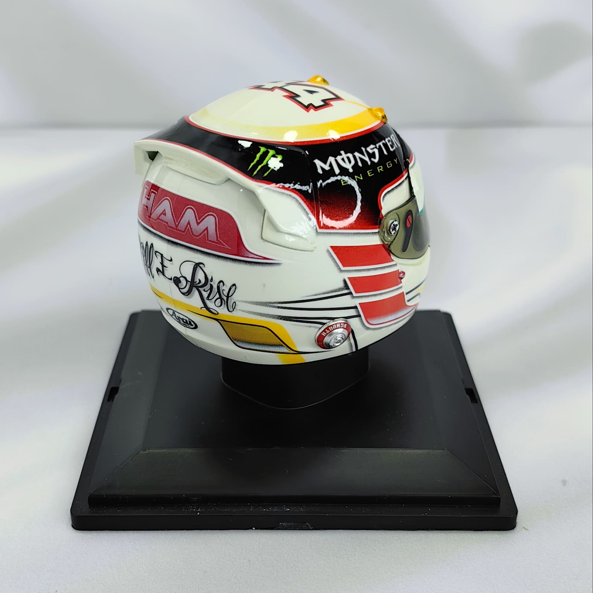 Casco Formula 1 Lewis Hamilton Mercedes F1 2014 Spark 1:5