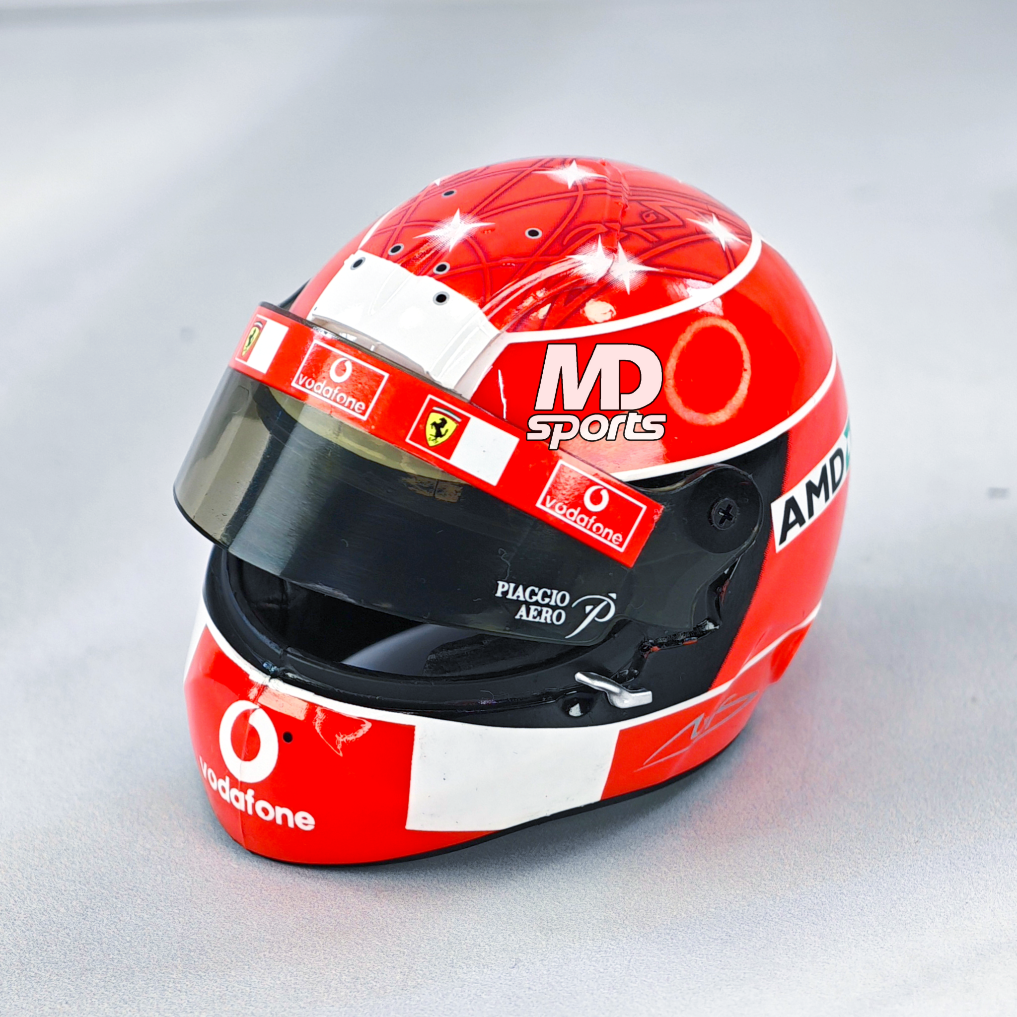 Casco Formula 1 Michael Schumacher Ferrari 2004 Spark 1:5 - Imagen 5
