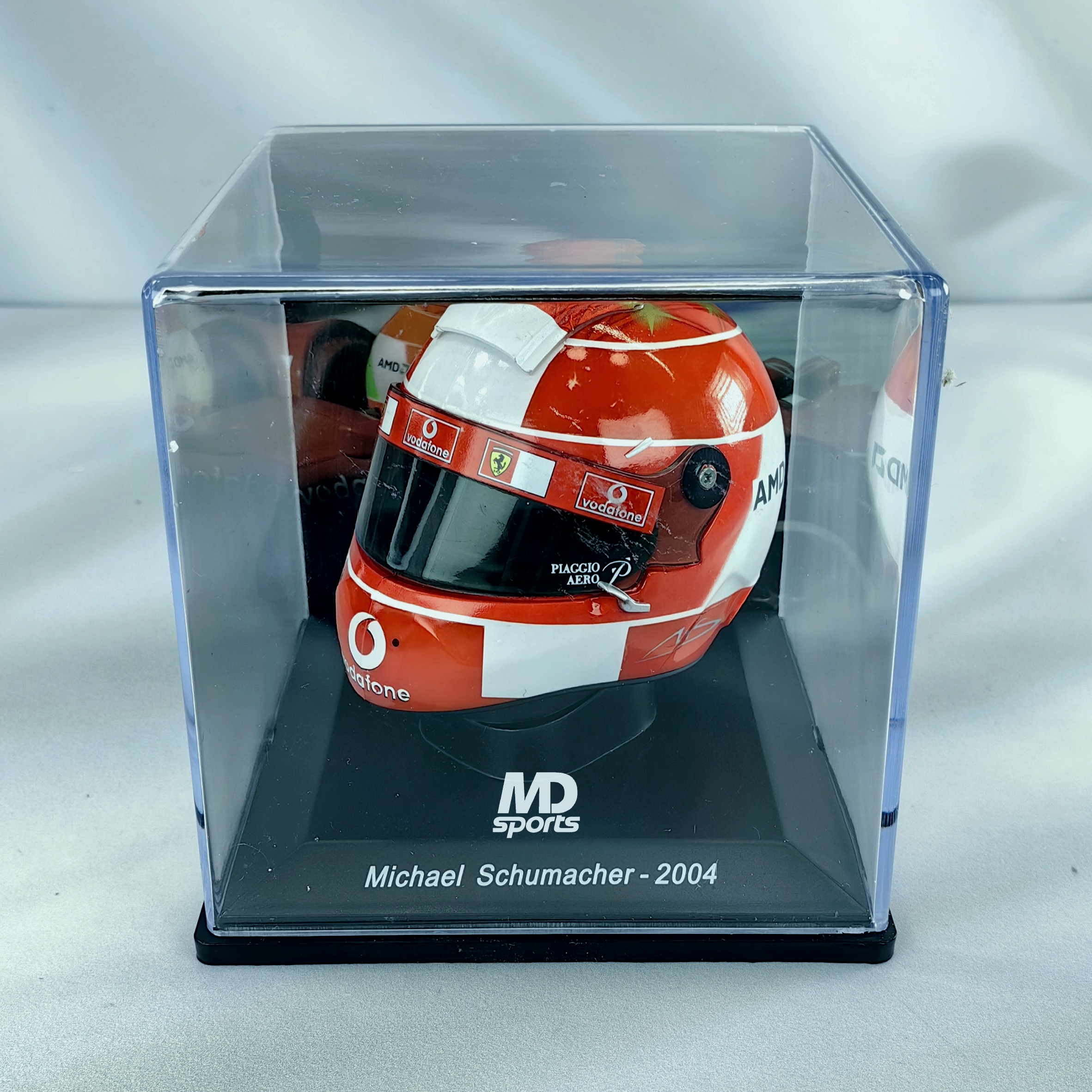 Casco Formula 1 Michael Schumacher Ferrari 2004 Spark 1:5 - Imagen 4
