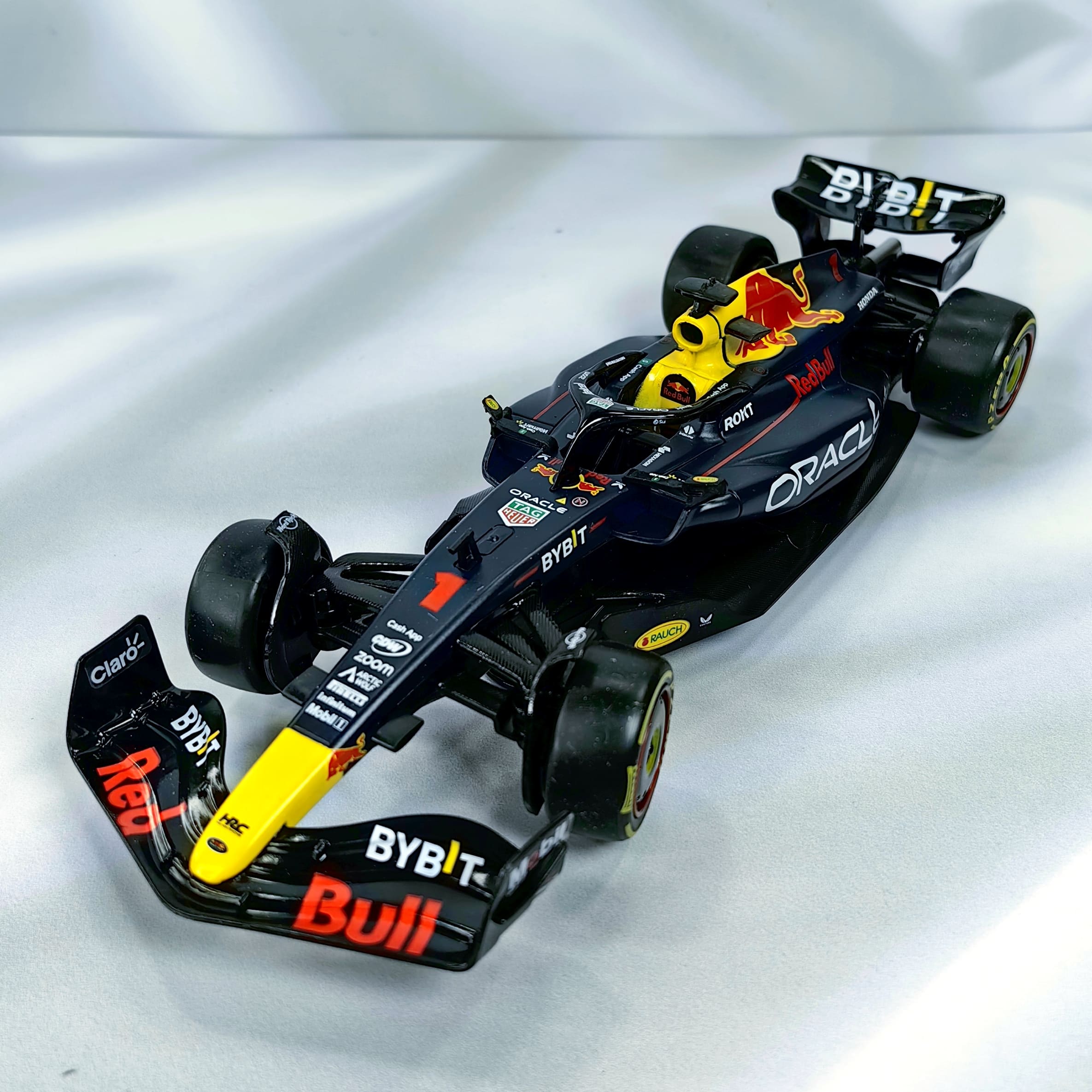 RedBull RB19 2023 #1 Max Verstappen Caja Normal Rastar 1:24