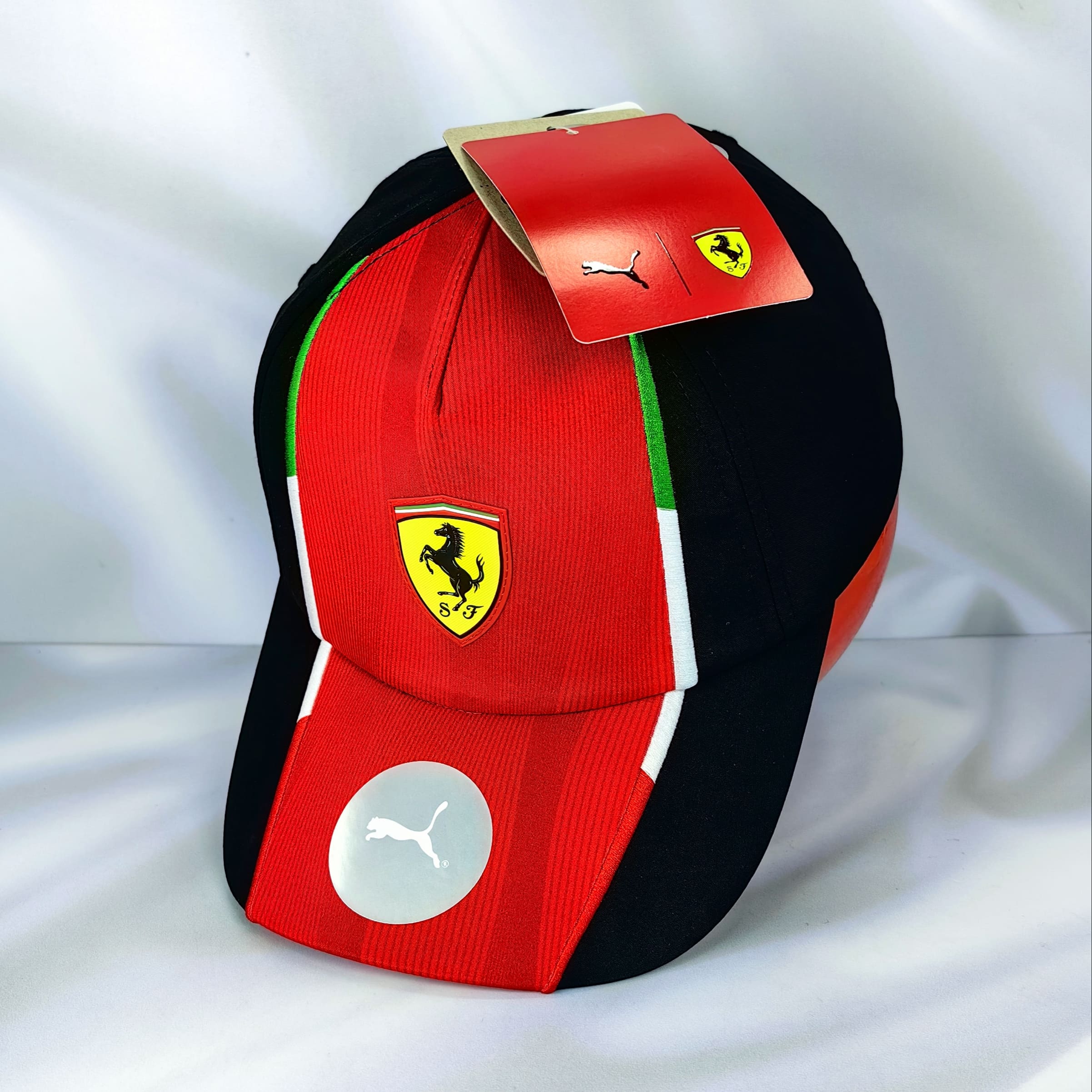 Gorro Oficial Scuderia Ferrari F1 2023