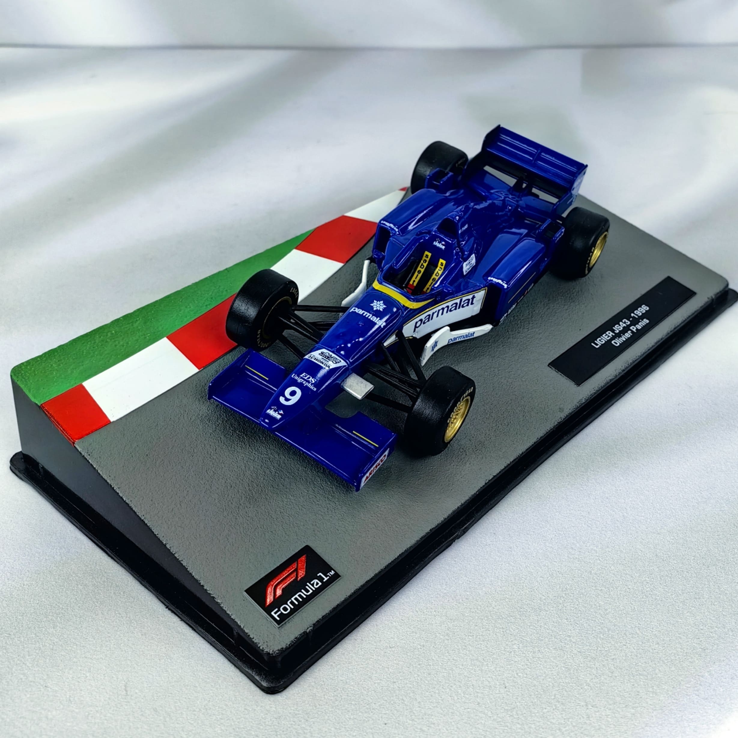 Ligier JS43 1996 #9 Olivier Panis Caja Acrilica Altaya 1:43