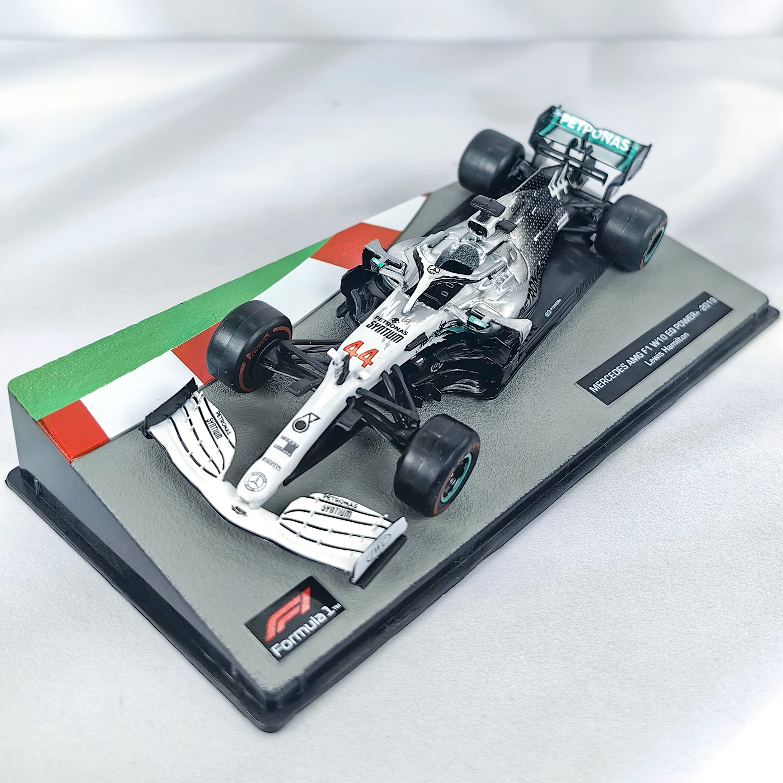 Mercedes W10 Special Blanco 2019 #44 Lewis Hamilton Caja Acrilica Altaya 1:43