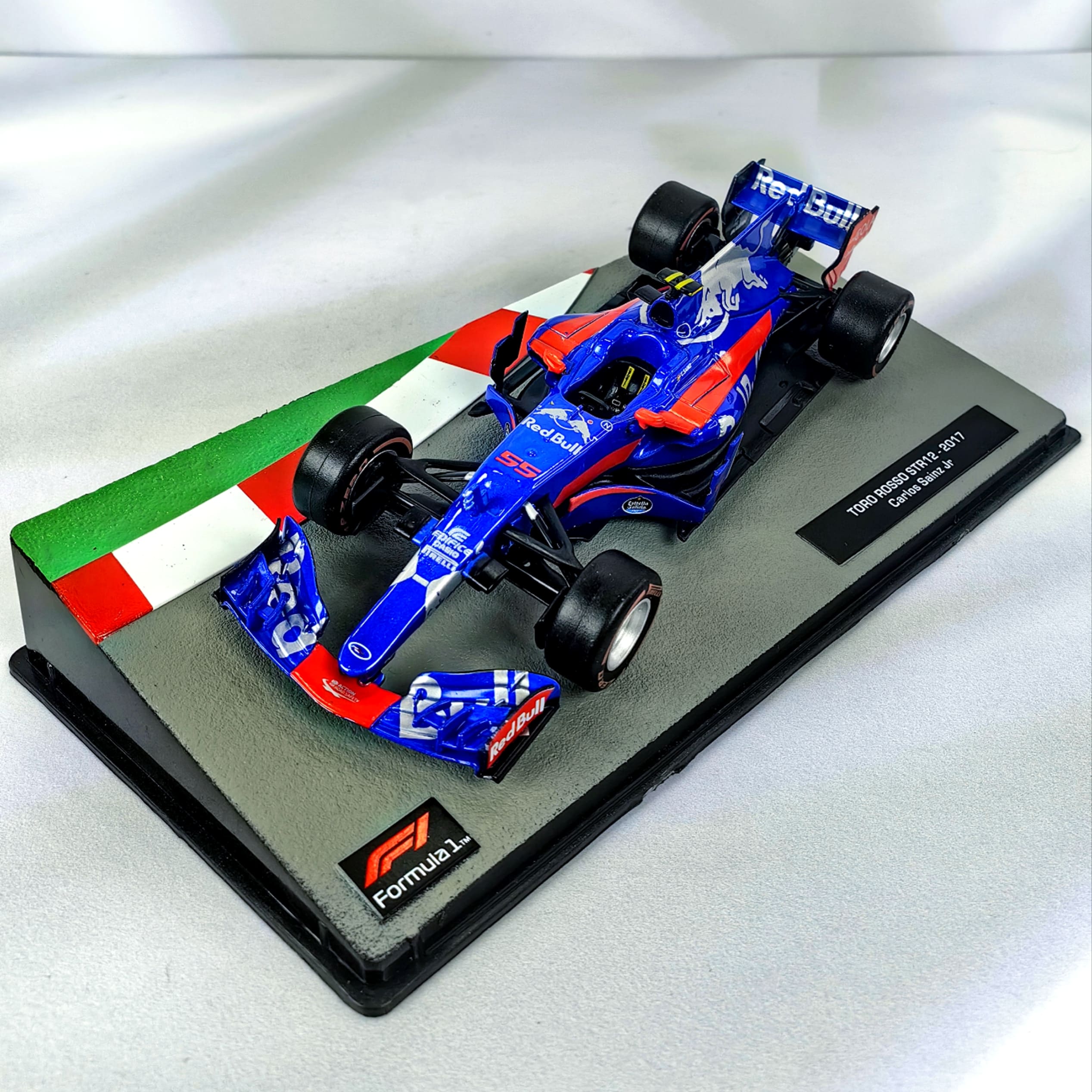 Toro rosso STR12 2017 #55 Carlos Sainz Caja Acrilica Altaya 1:43