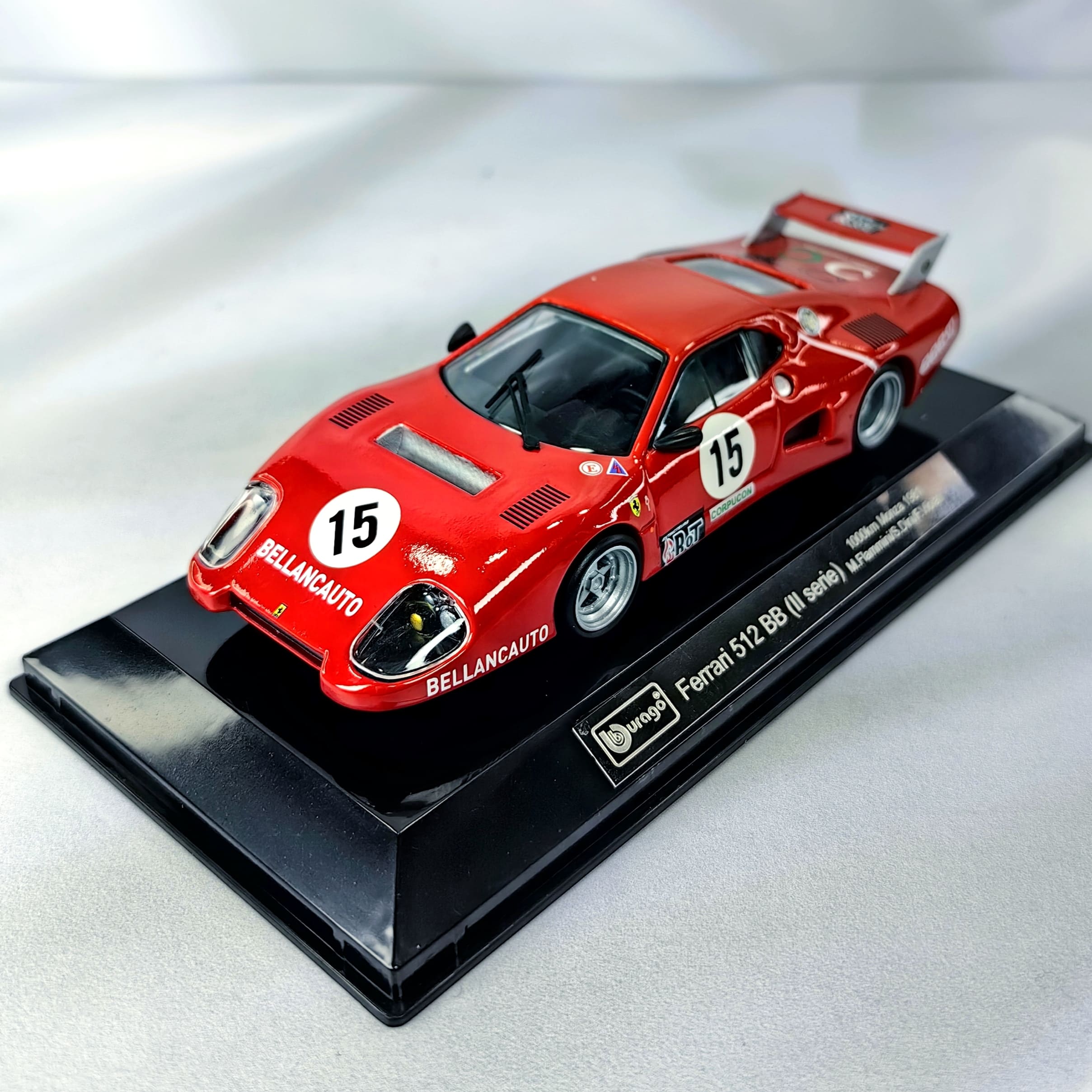 Ferrari 512 BB 1000km Monza 1981 #15 Caja Acrilica Burago 1:43