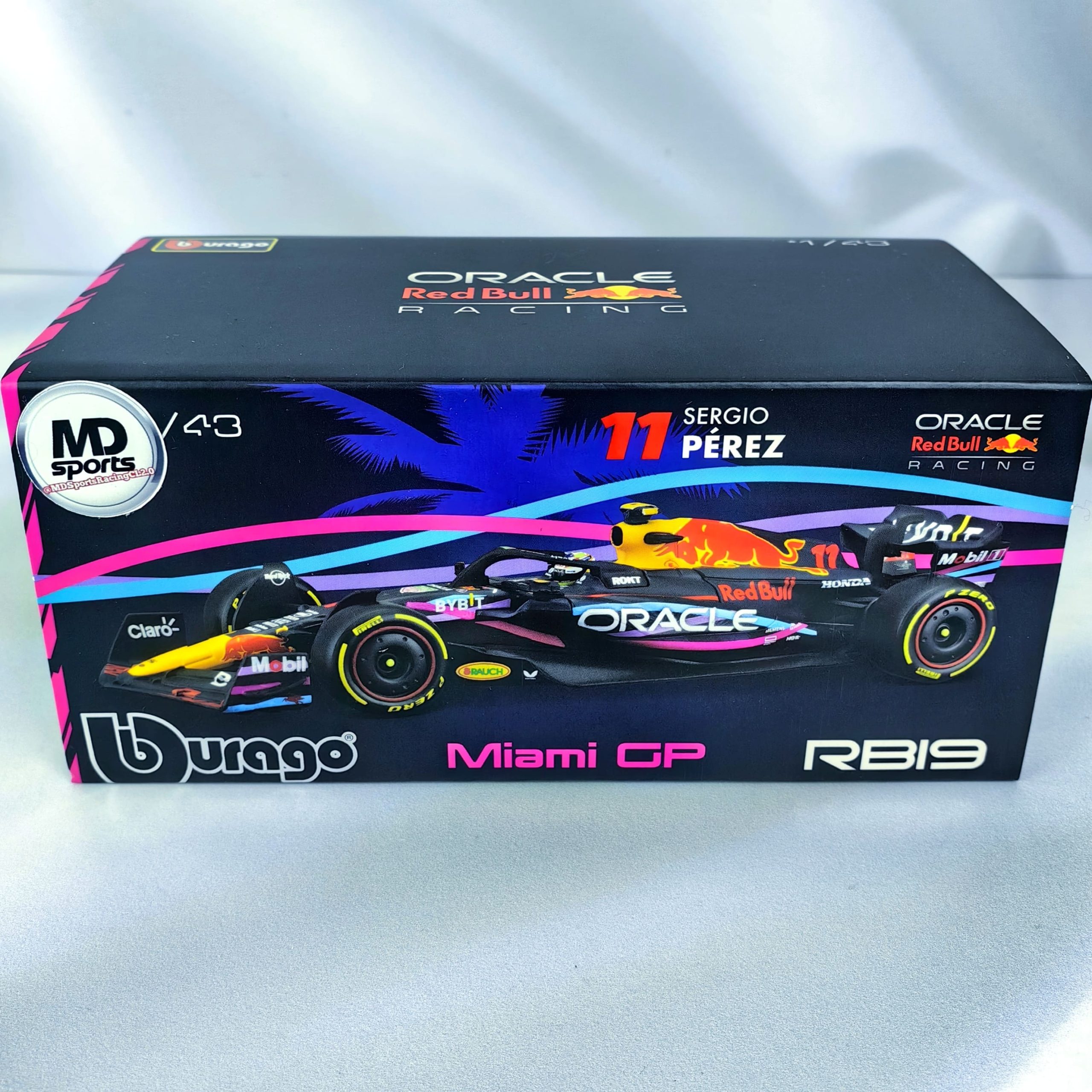 RedBull RB19 GP Miami 2023 #11 Checo Perez Caja Acrilica Burago 1:43