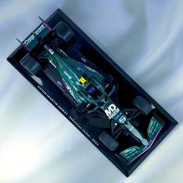 Aston Martin AMR21 2021 #5 Sebastian Vettel Caja Normal Premium Collect 1:24 - Imagen 4