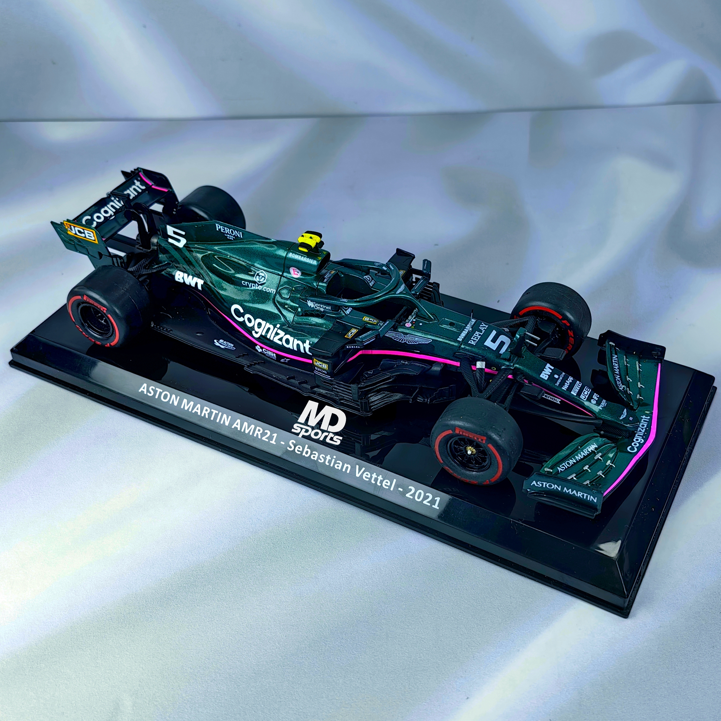 Aston Martin AMR21 2021 #5 Sebastian Vettel Caja Normal Premium Collect 1:24