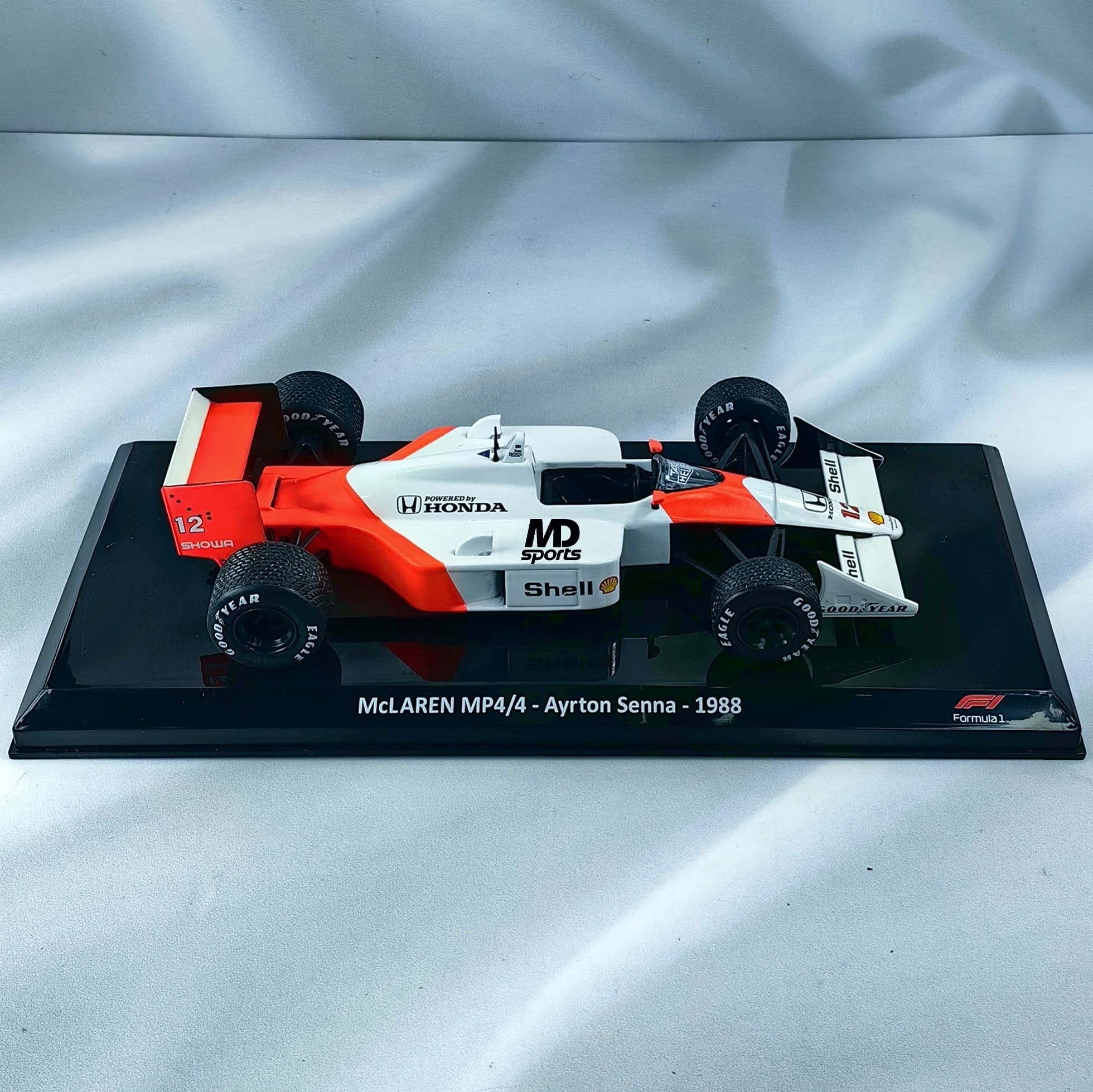 Mclaren MP4/4 1988 #12 Ayrton Senna Caja Normal Premium Collect 1:24