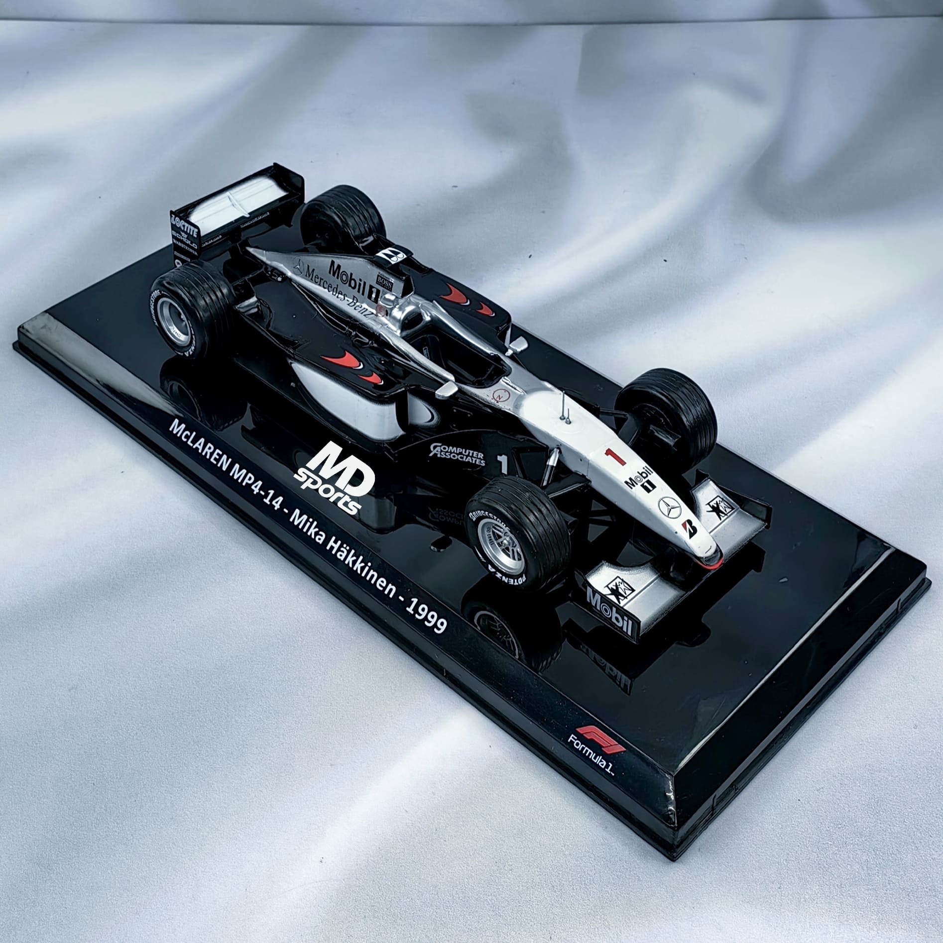 Mclaren MP4/14 1999 #1 Mika Hakkinen Caja Normal Premium Collect 1:24