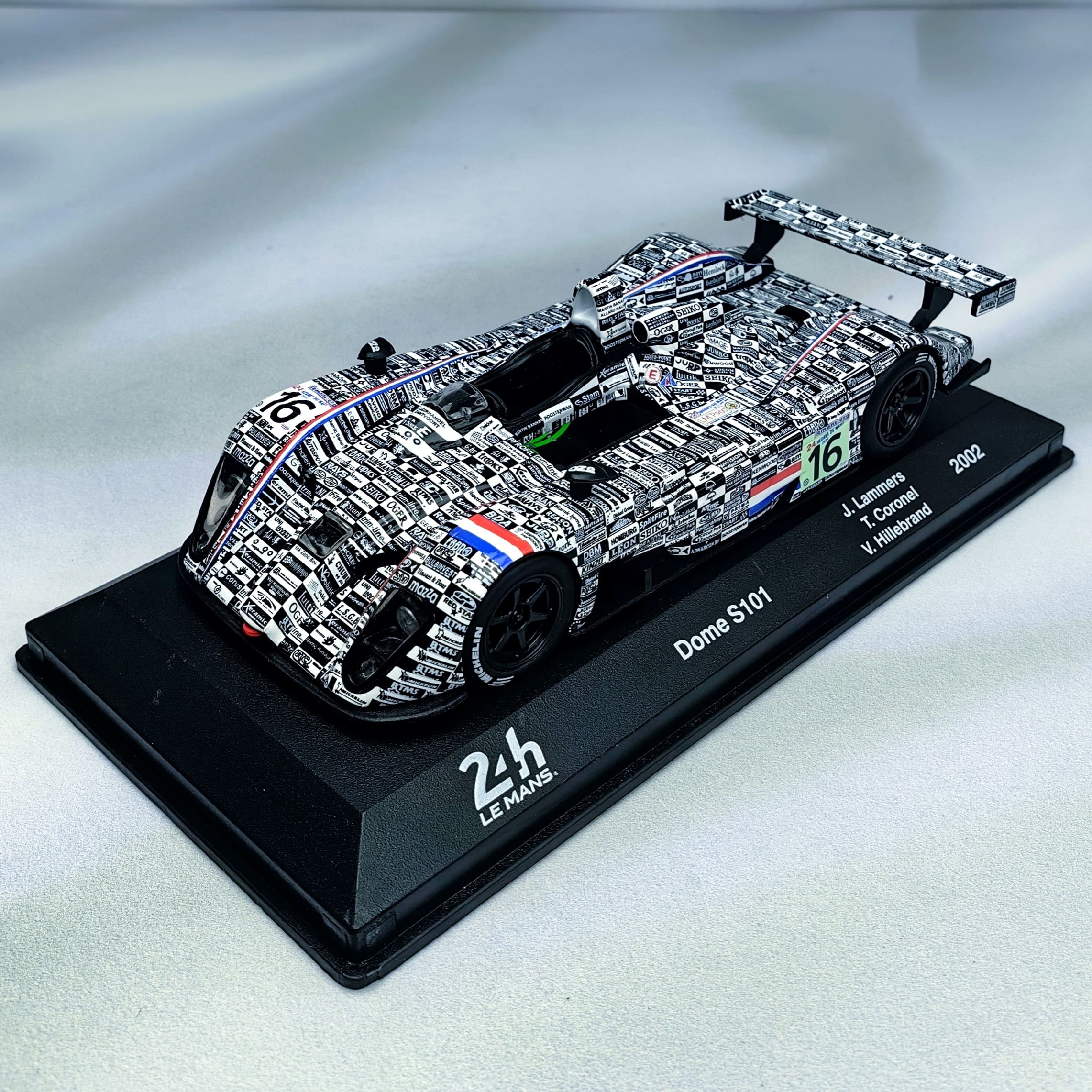 Dome S101 WEC #16 Lammers – Coronel – Hillebrand 2002 24H LeMans 1:43 Caja Acrilica