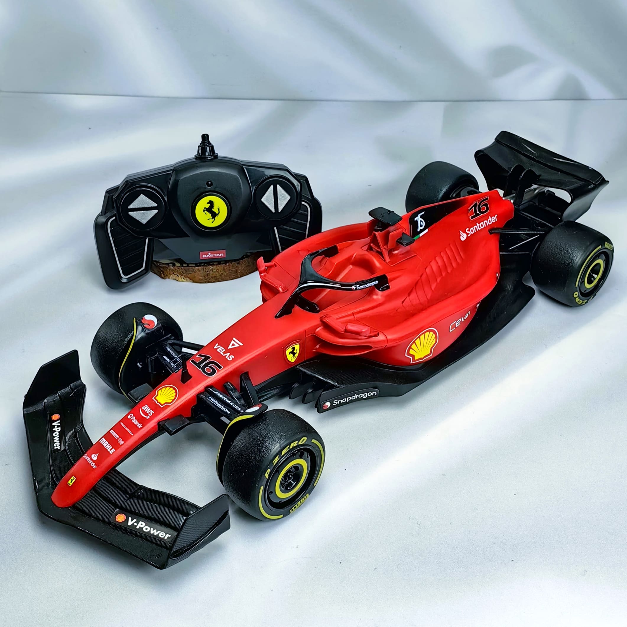 Ferrari F1-75 2022 #16 Charles Lelcerc Rastar 1:18 Control Remoto