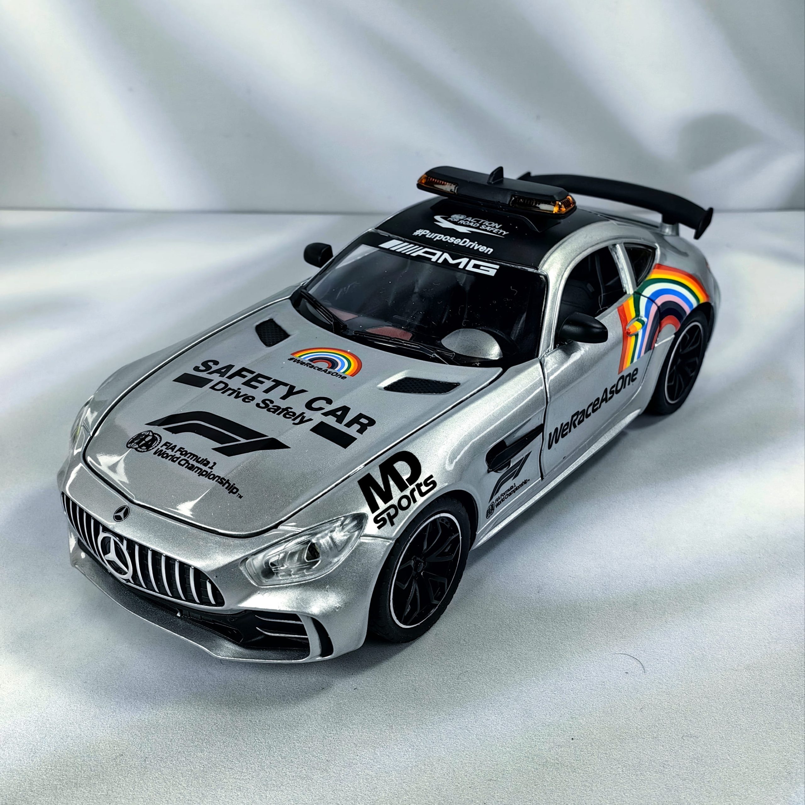 Safety Car Mercedes AMG GT-R 2020 #WeRaceAsOne Gris Escala 1:24