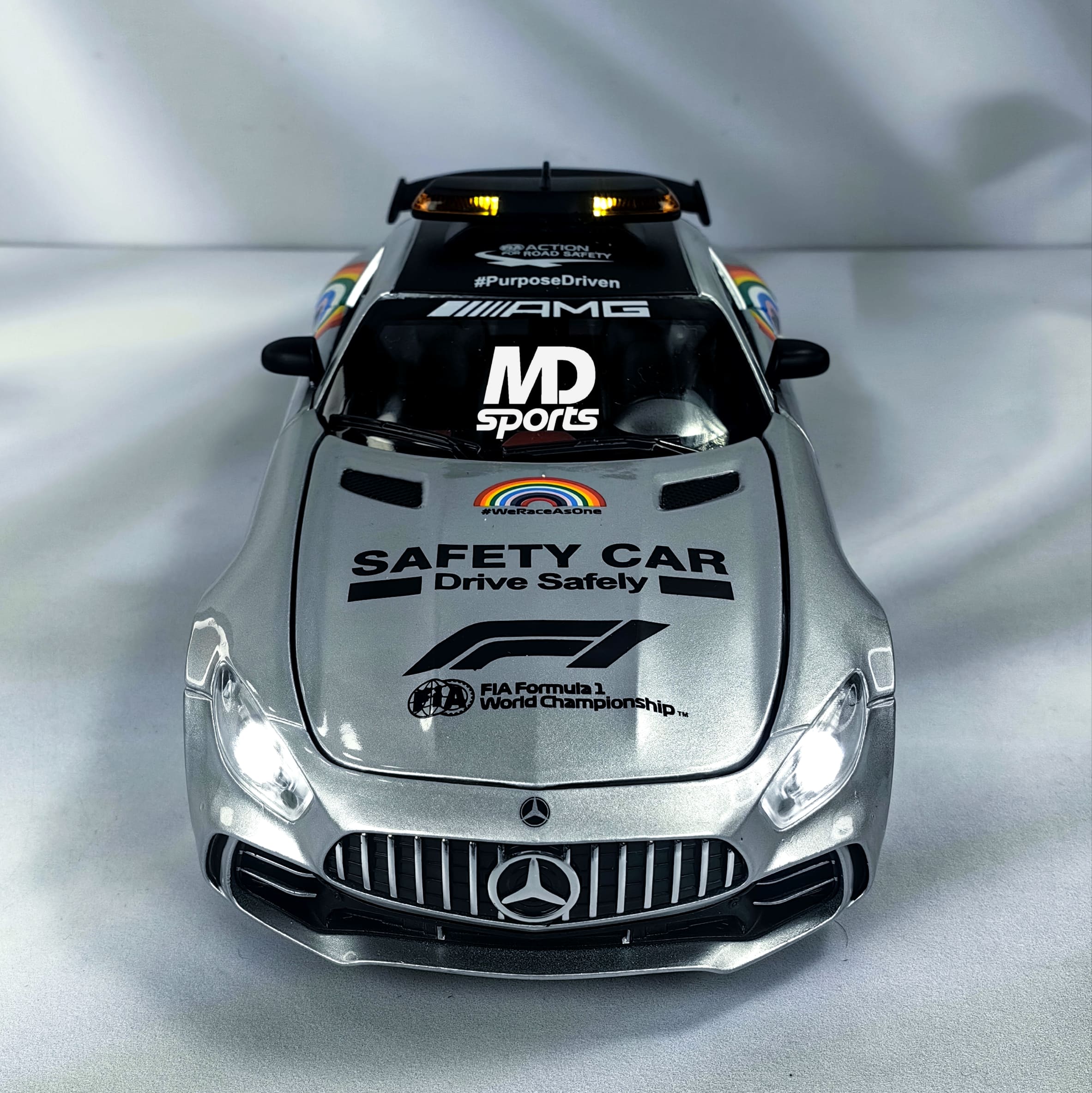 Safety Car Mercedes AMG GT-R 2020 #WeRaceAsOne Gris Escala 1:24