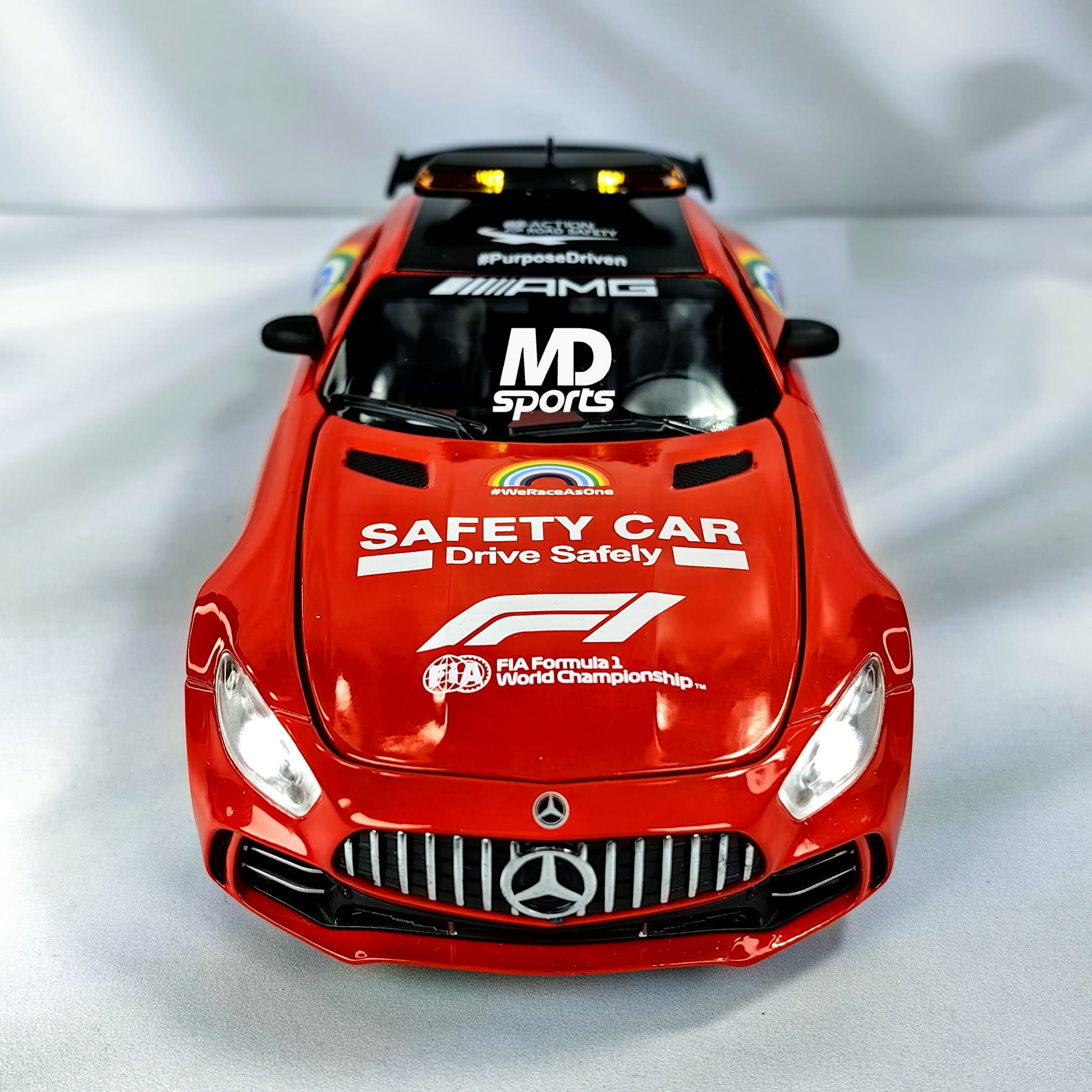 Safety Car Mercedes AMG GT-R 2020 #WeRaceAsOne Rojo Escala 1:24