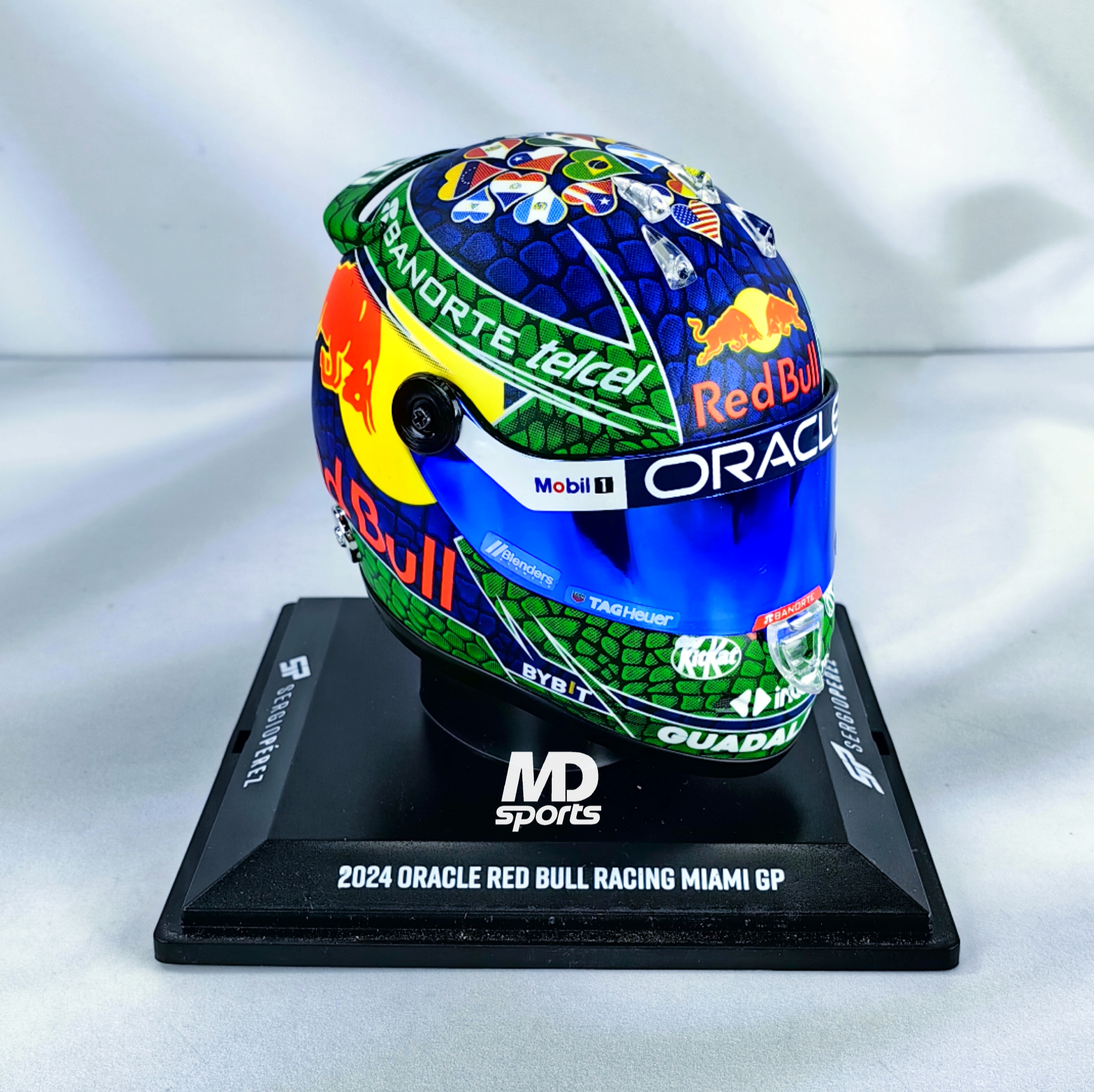 Casco Formula 1 Sergio Checo Perez RedBull GP Miami 2024 Schuberth 1:4