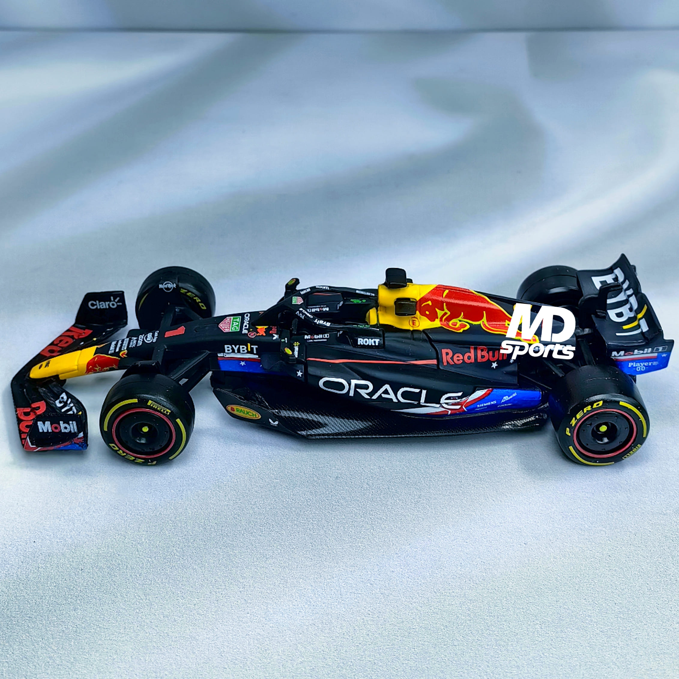 RedBull RB19 Austin GP 2023 #1 Max Verstappen Caja Normal Burago 1:43 - Imagen 4