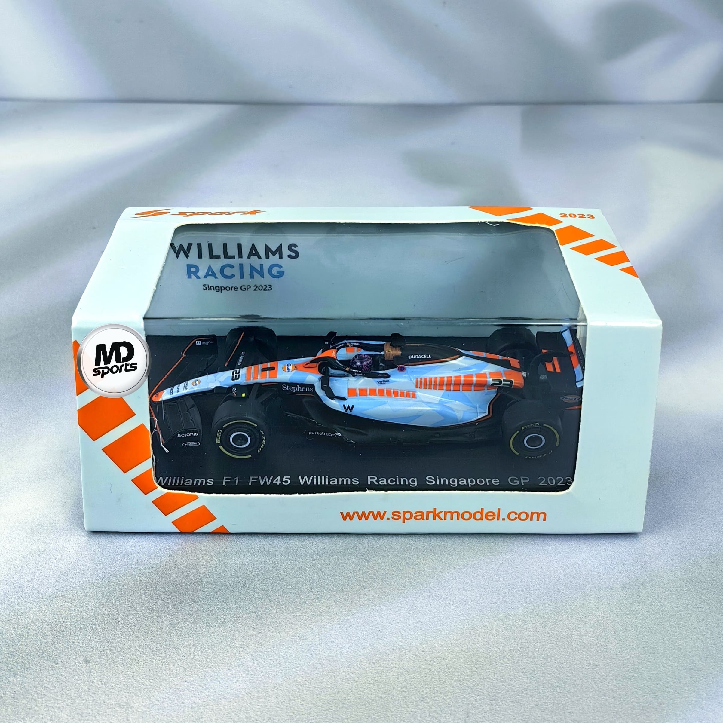 Williams Racing FW45 Singapur 2023 #23 Alex Albon Caja Acrilica Spark 1:64