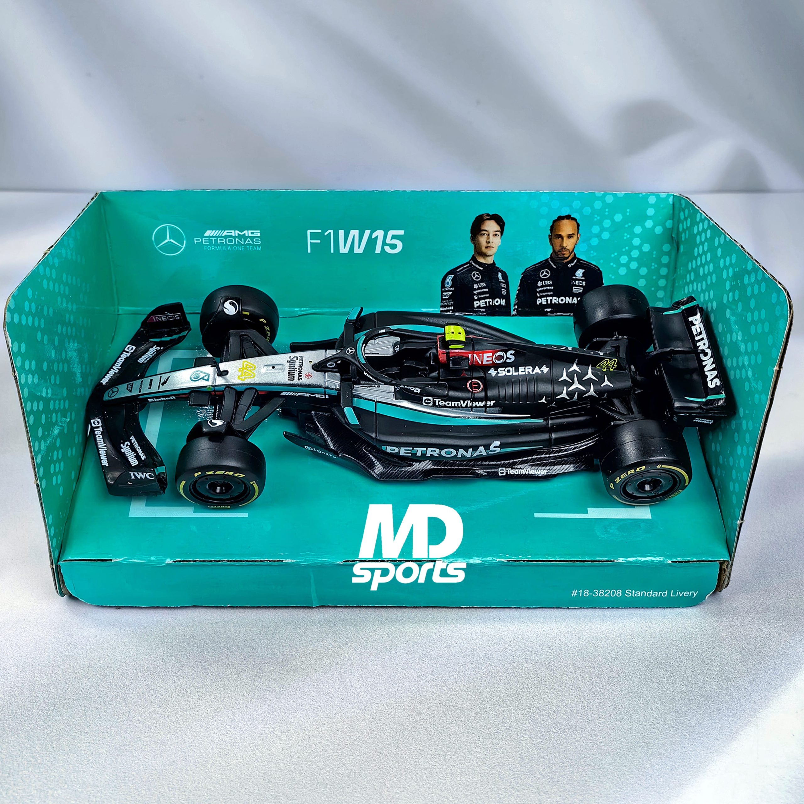 Mercedes W15 2024 #44 Lewis Hamilton Caja Normal Burago 1:43 - Imagen 3