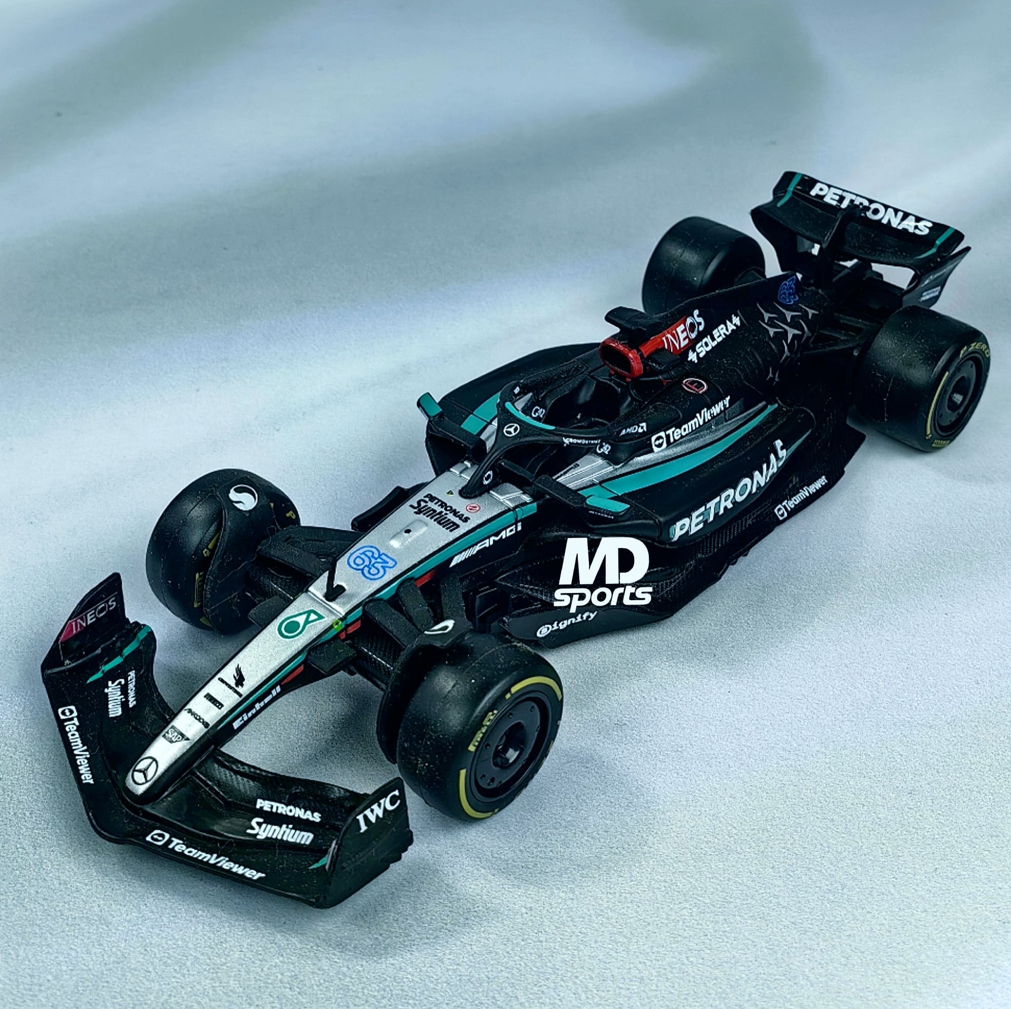 Mercedes W15 2024 #63 George Russell Caja Normal Burago 1:43 - Imagen 5