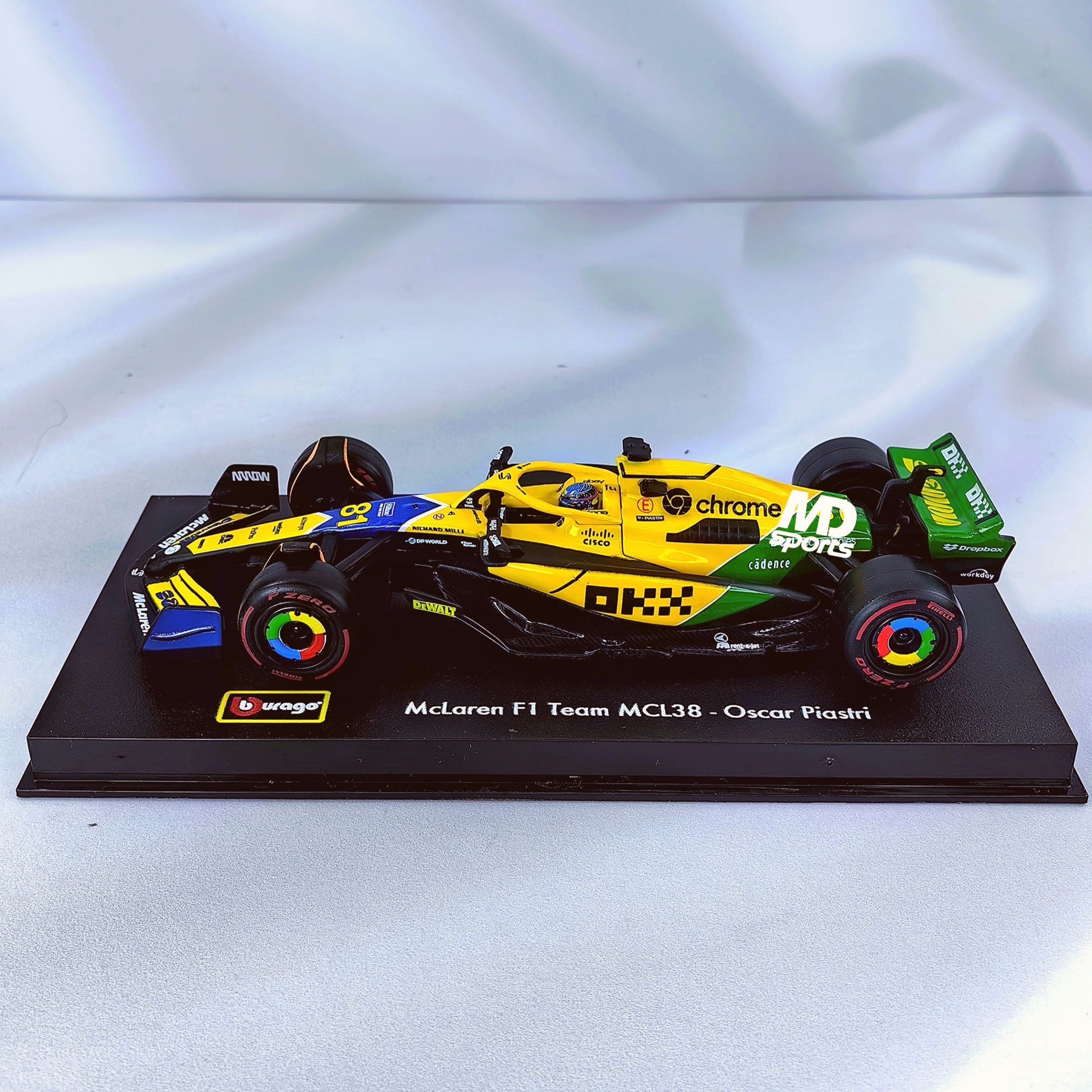 Mclaren MCL38 GP Monaco 2024 Senna Livery #81 Oscar Piastri Caja Acrilica Burago 1:43 - Imagen 4