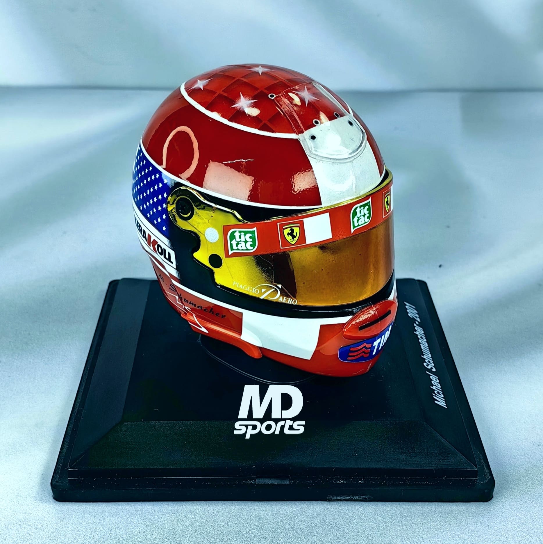 Casco Formula 1 Michael Schumacher Ferrari 2001 Spark 1:5