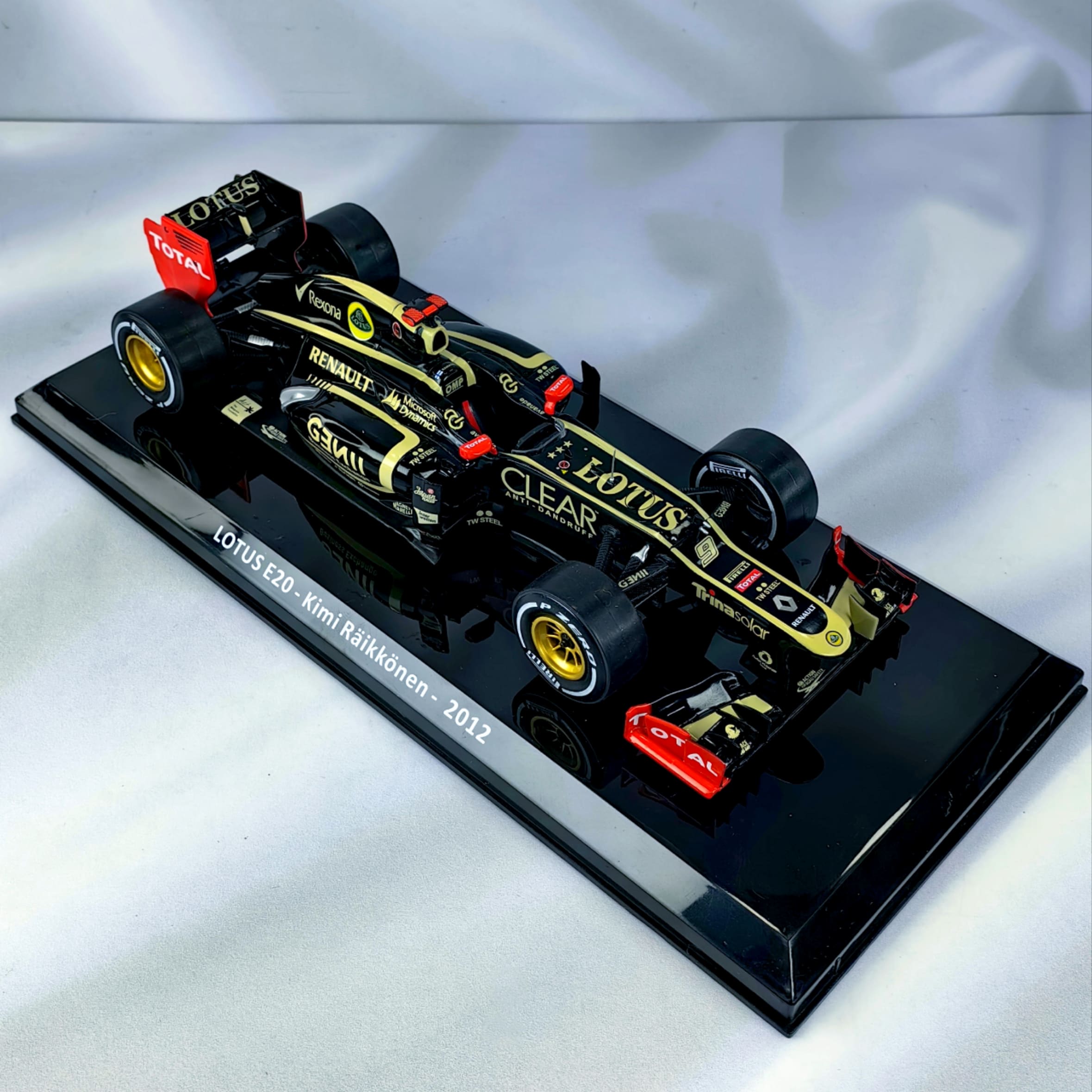 Lotus E20 2012 #9 Kimi Raikkonen Caja Normal Premium Collect 1:24