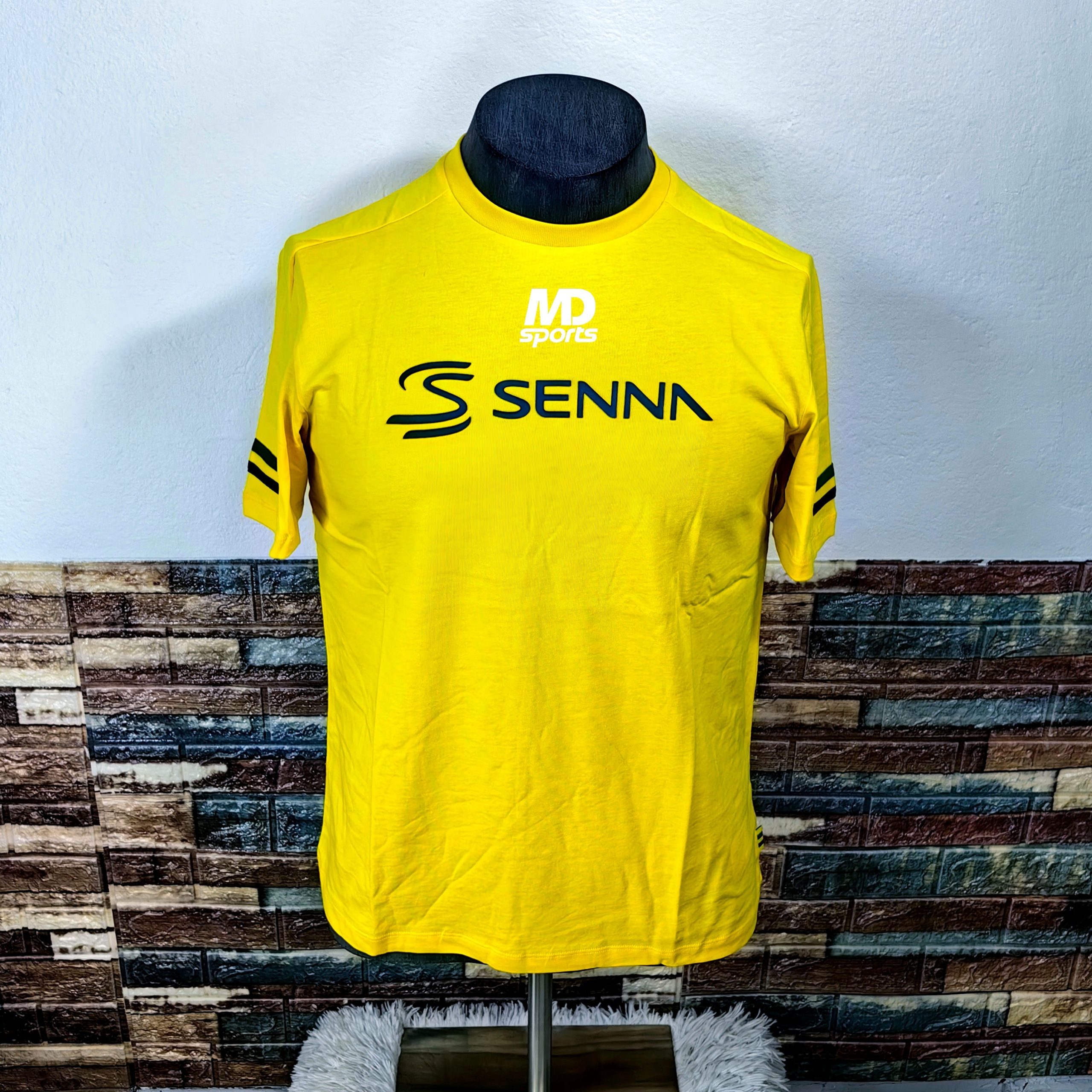 Polera Ayrton Senna Logo Oficial Stripes Amarillo