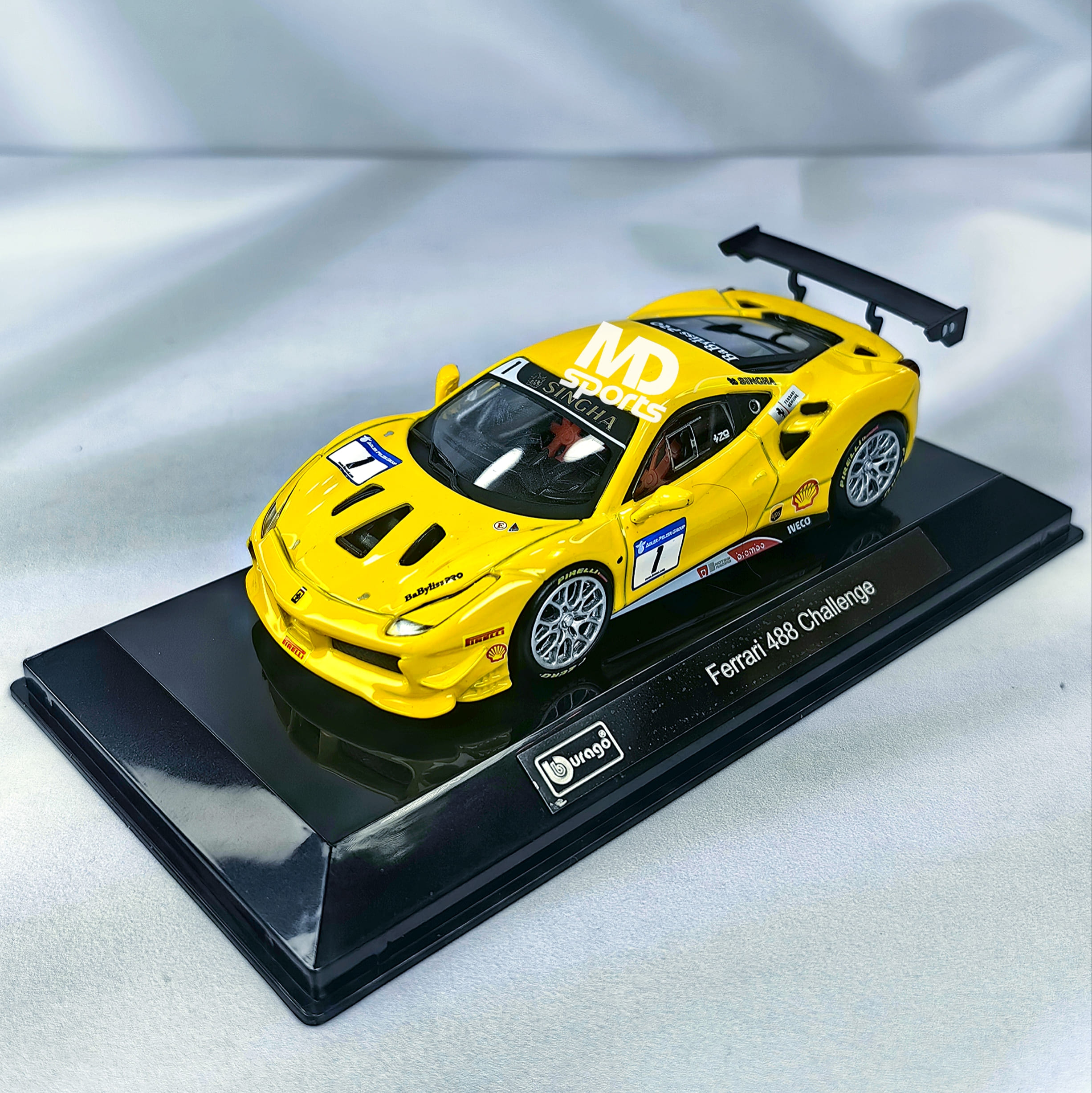 Ferrari 488 Challenge 2017 #1 Caja Acrilica Burago 1:43