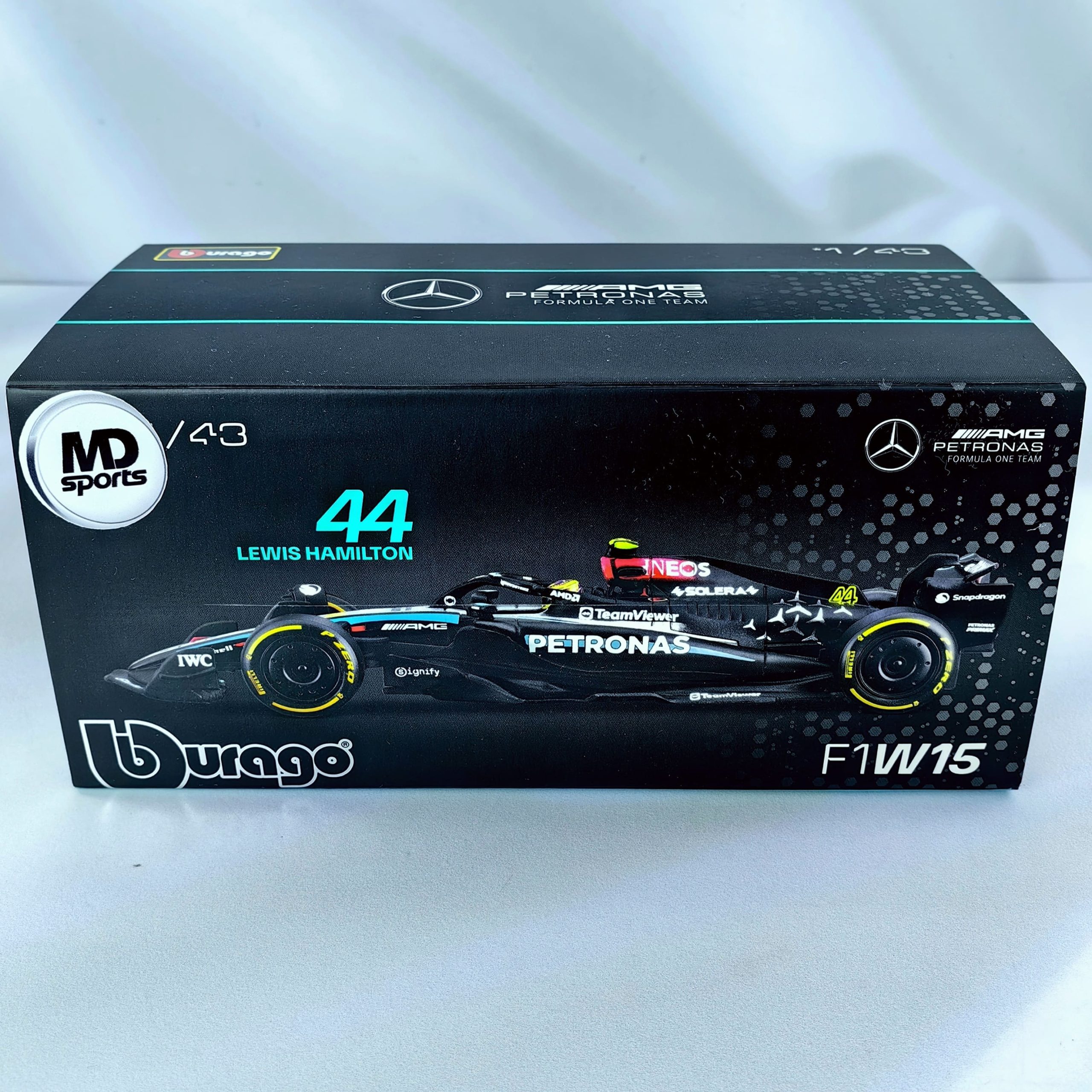 Mercedes W15 2024 #44 Lewis Hamilton Caja Acrilica Burago 1:43