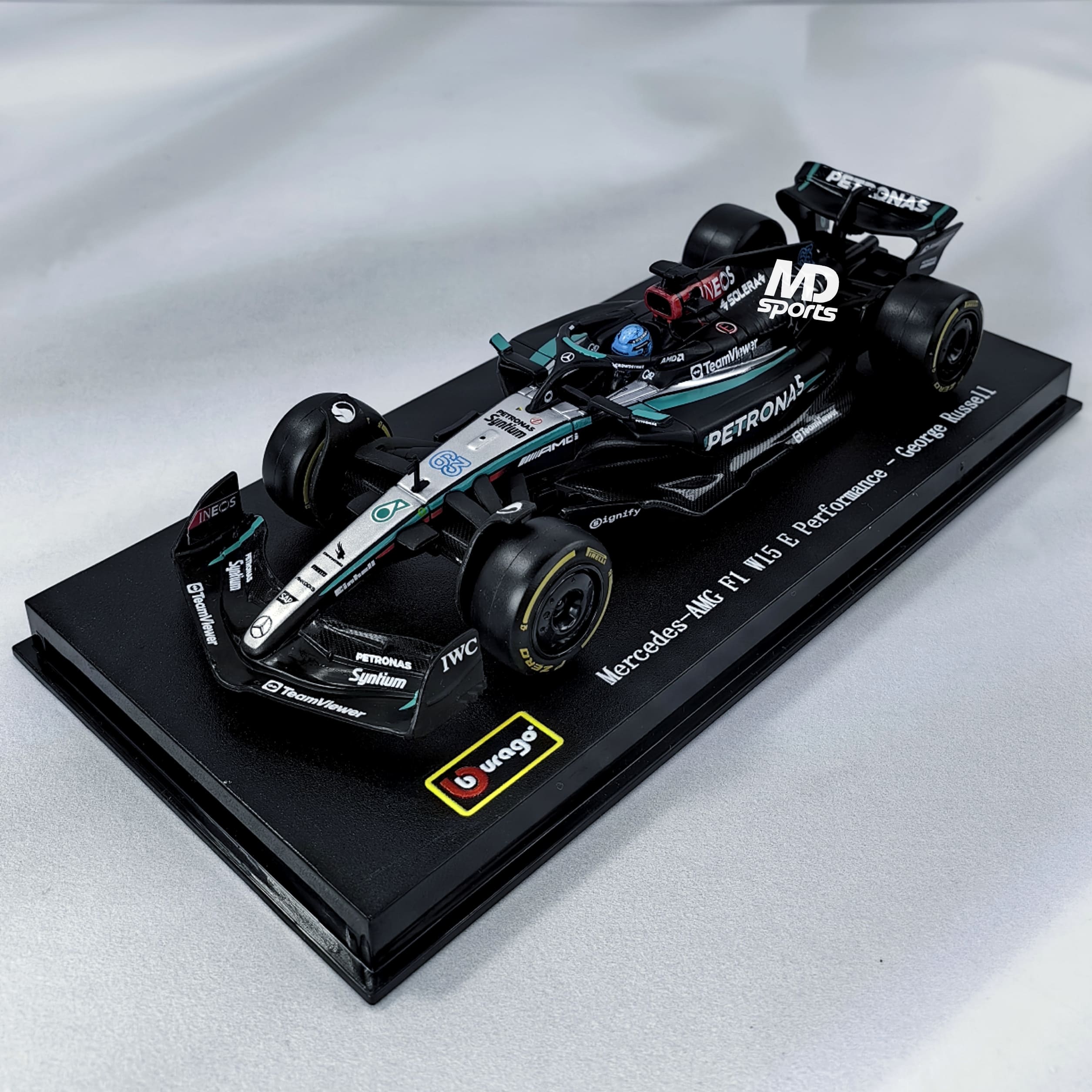 Mercedes W15 2024 #63 George Russell Caja Acrilica Burago 1:43