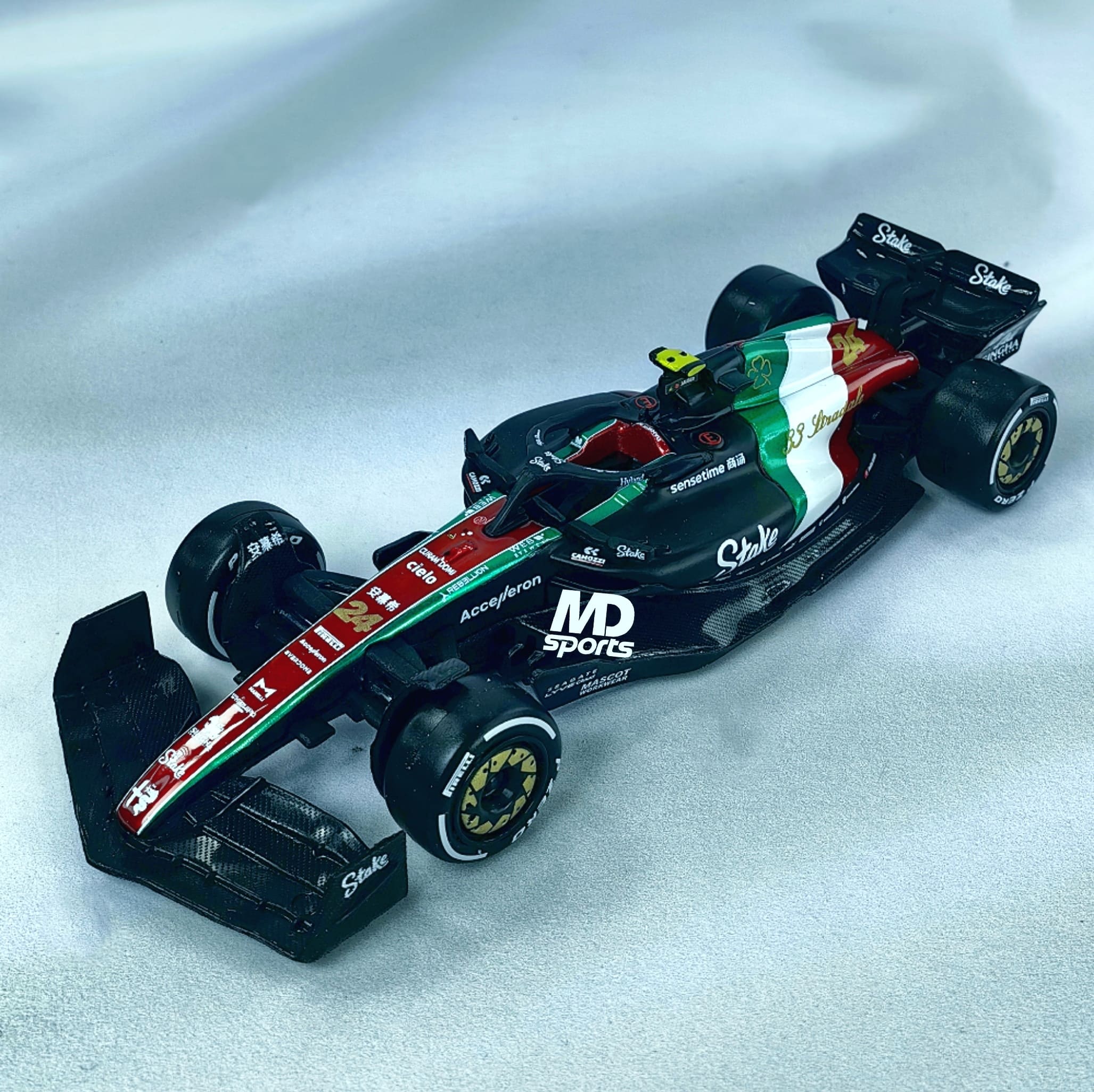 Alfa Romeo C43 GP Monza 2023 #24 Guanyu Zhou Caja Normal Burago 1:43 - Imagen 5