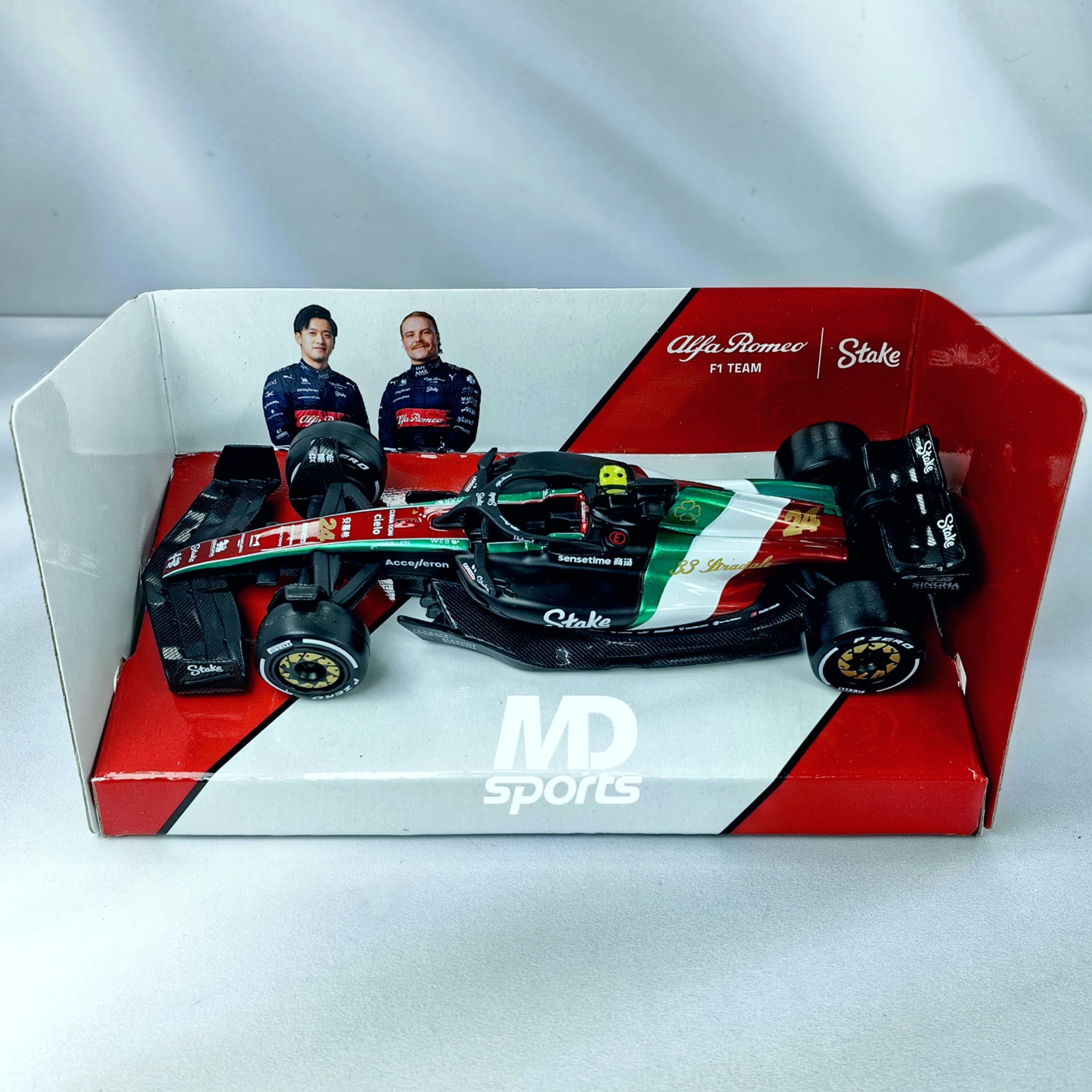 Alfa Romeo C43 GP Monza 2023 #24 Guanyu Zhou Caja Normal Burago 1:43 - Imagen 3