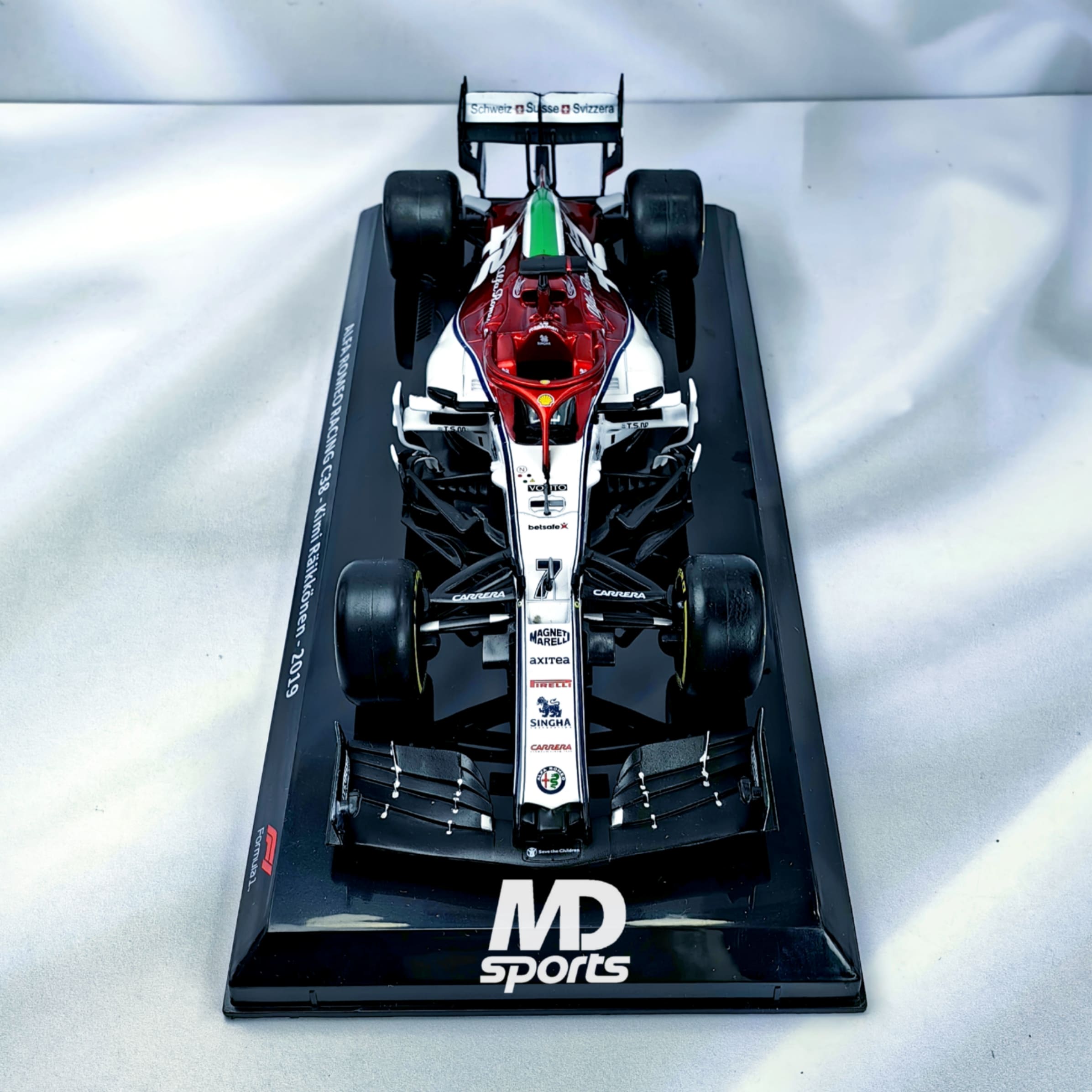 Alfa Romeo C38 2019 #7 Kimi Raikkonen Caja Normal Premium Collect 1:24 - Imagen 4