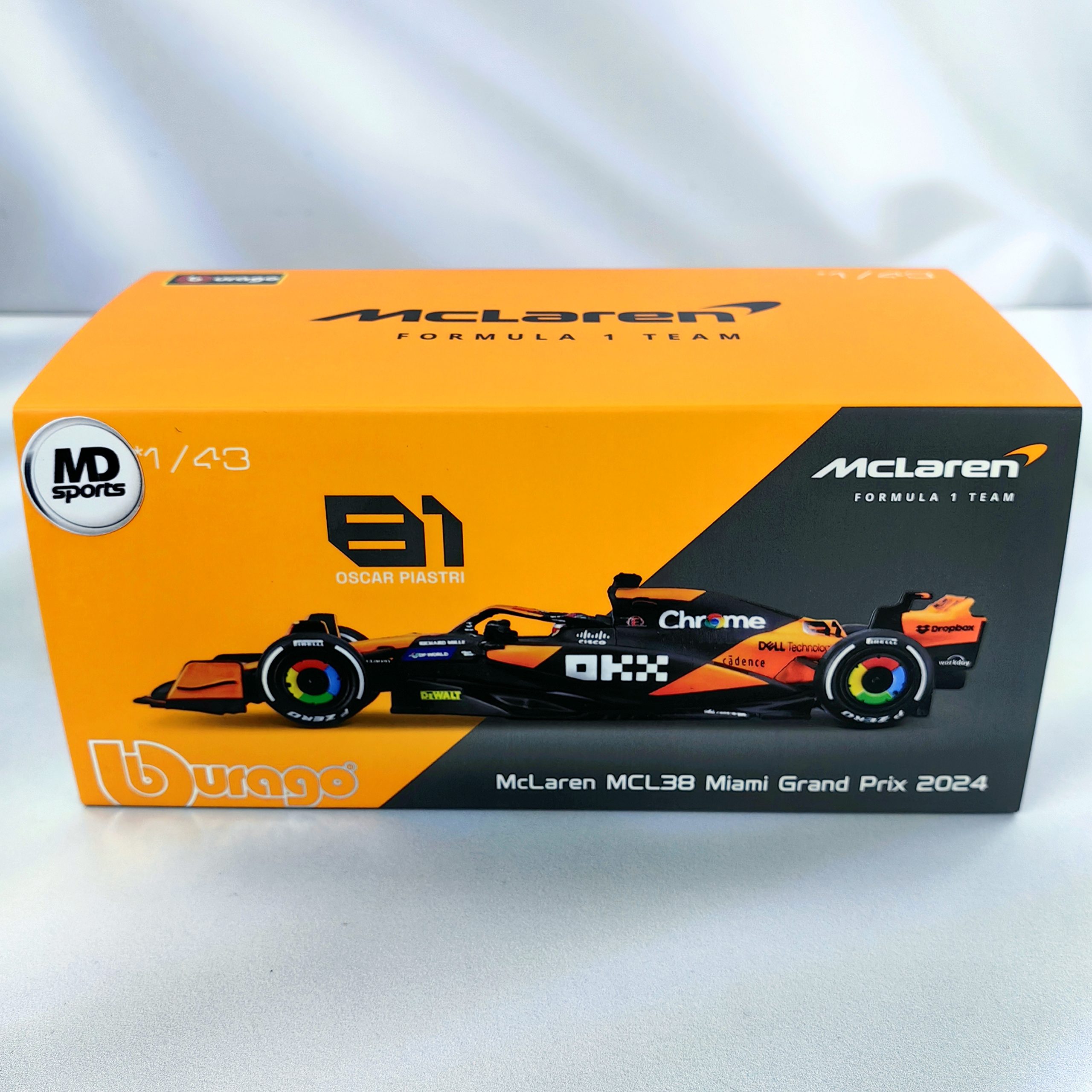 Mclaren MCL38 GP Miami 2024 #81 Oscar Piastri Caja Acrilica Burago 1:43