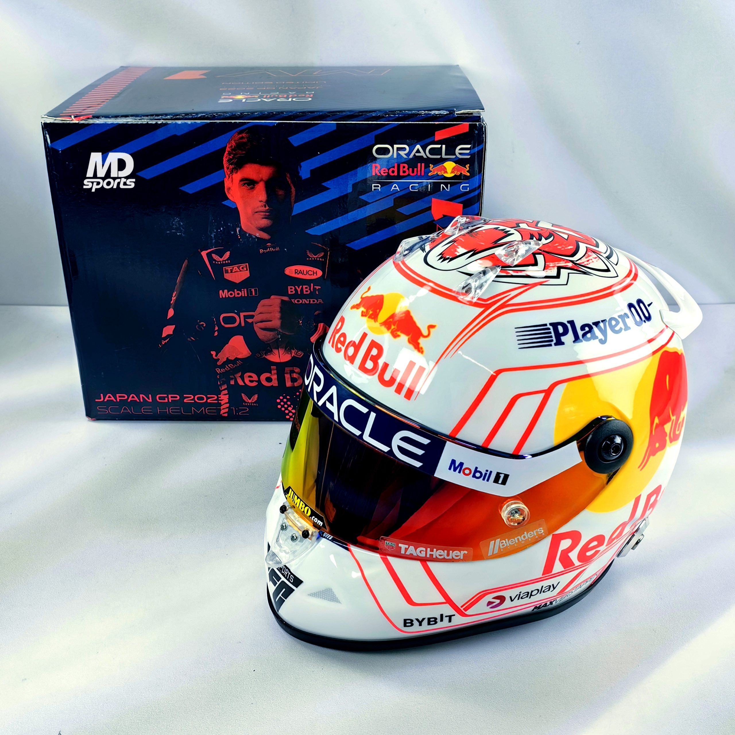 Casco Formula 1 Max Verstappen RedBull GP Japon 2023 Schuberth 1:2