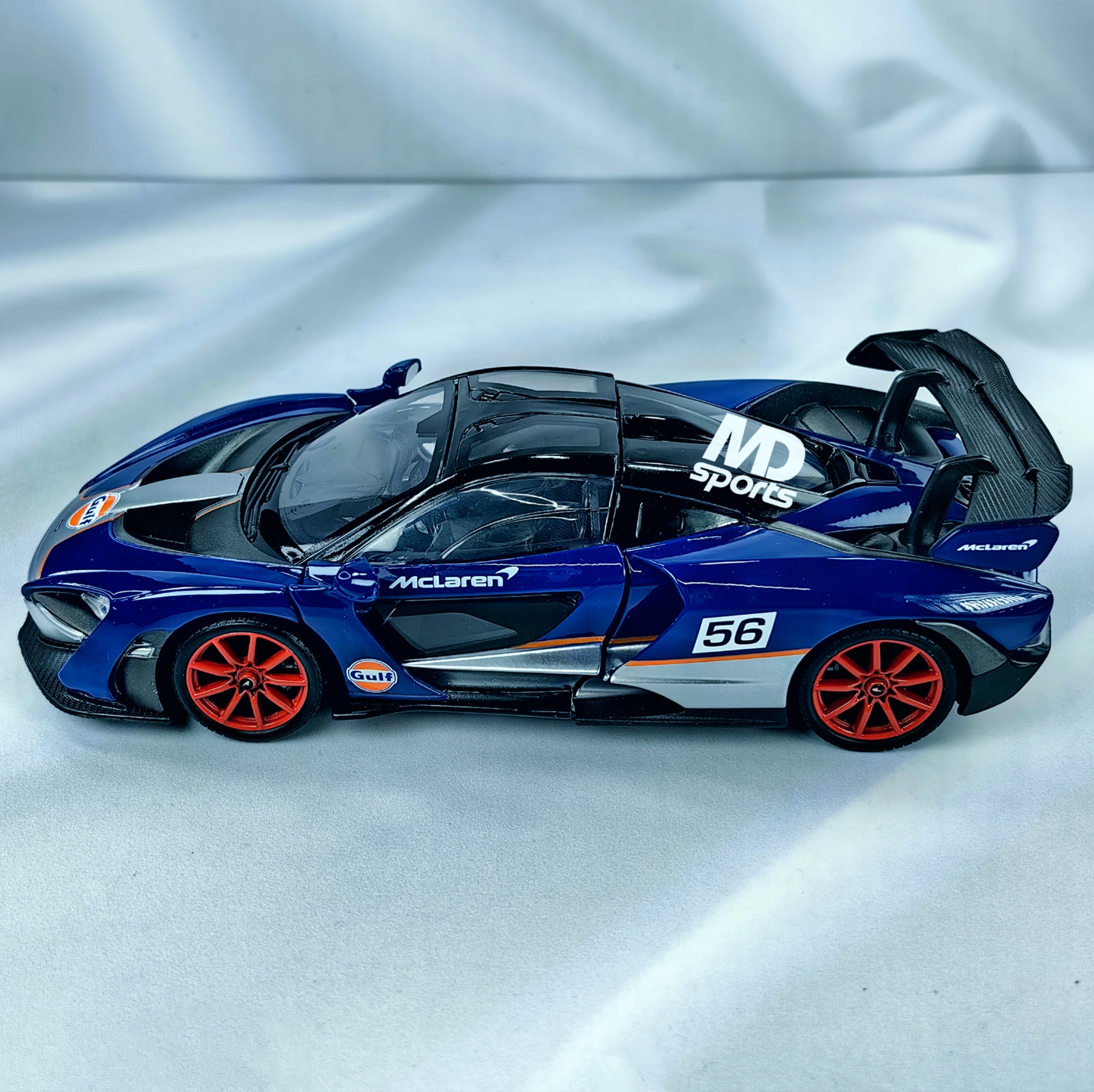 Deportivo Mclaren Senna Gulf Design MotorMax 1:24 - Imagen 3
