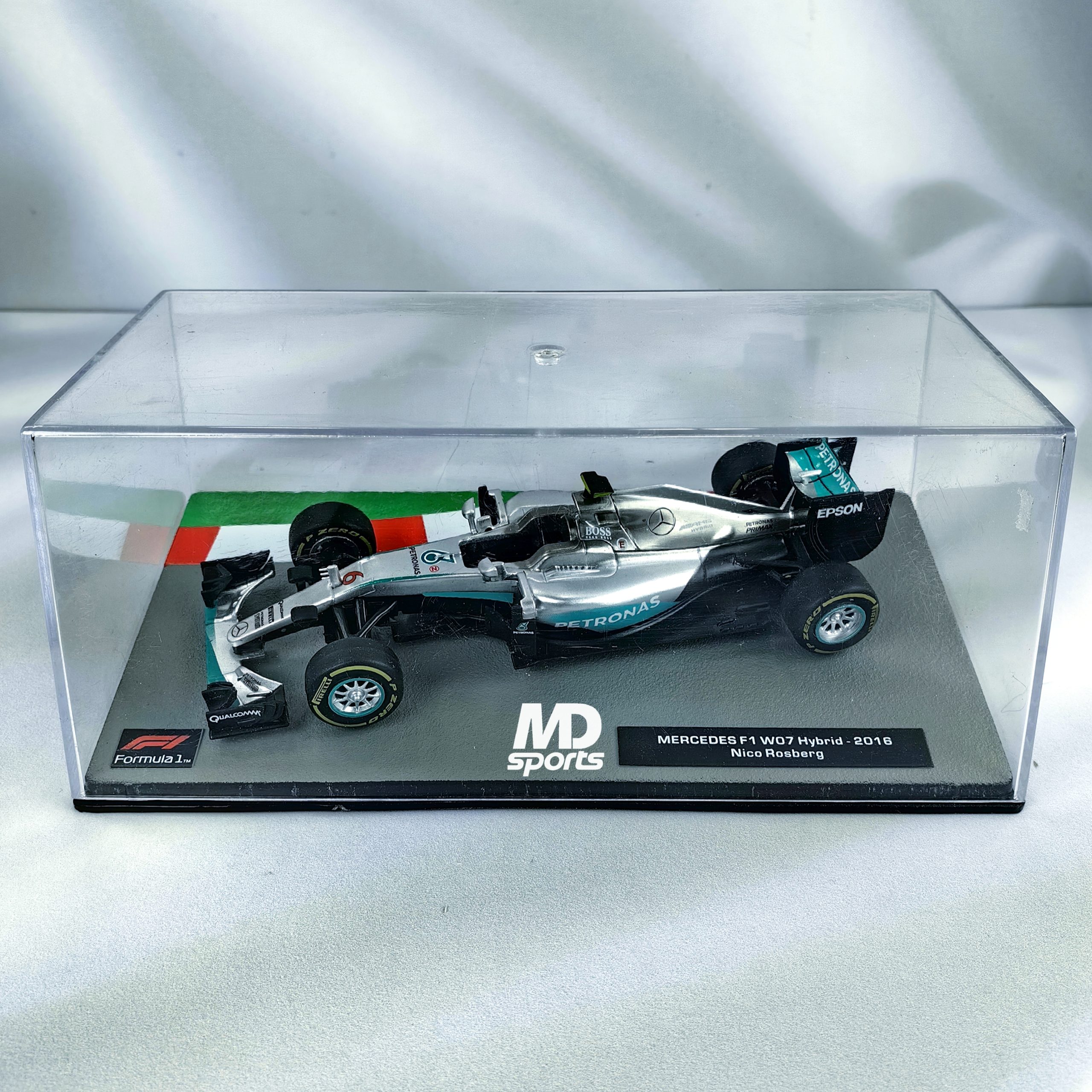 Mercedes W07 2016 #6 Nico Rosberg Caja Acrilica Altaya 1:43