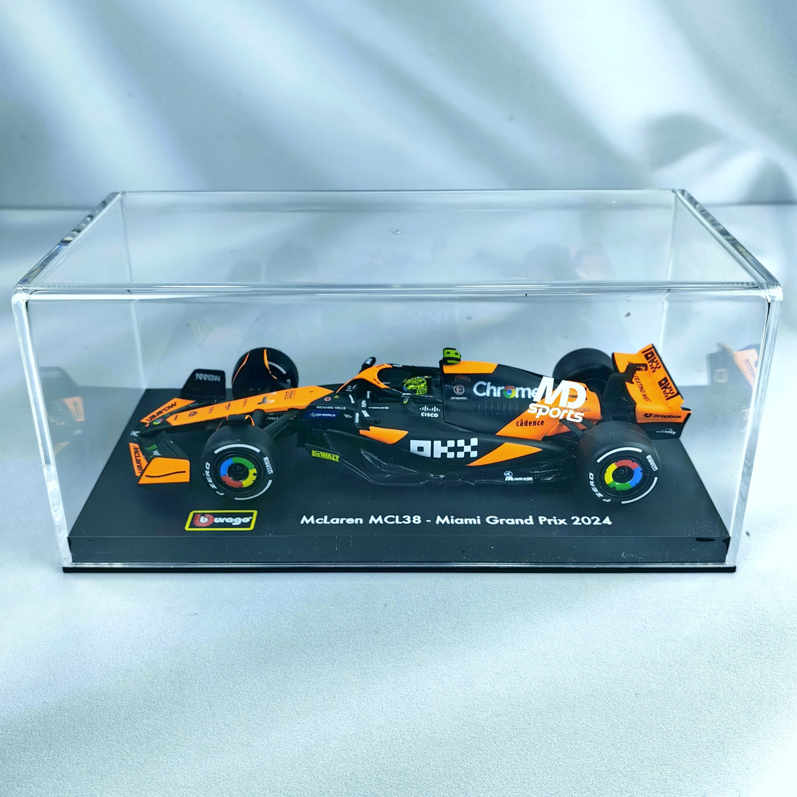 Mclaren MCL38 GP Miami 2024 #4 Lando Norris Caja Acrilica Burago 1:43 - Imagen 3
