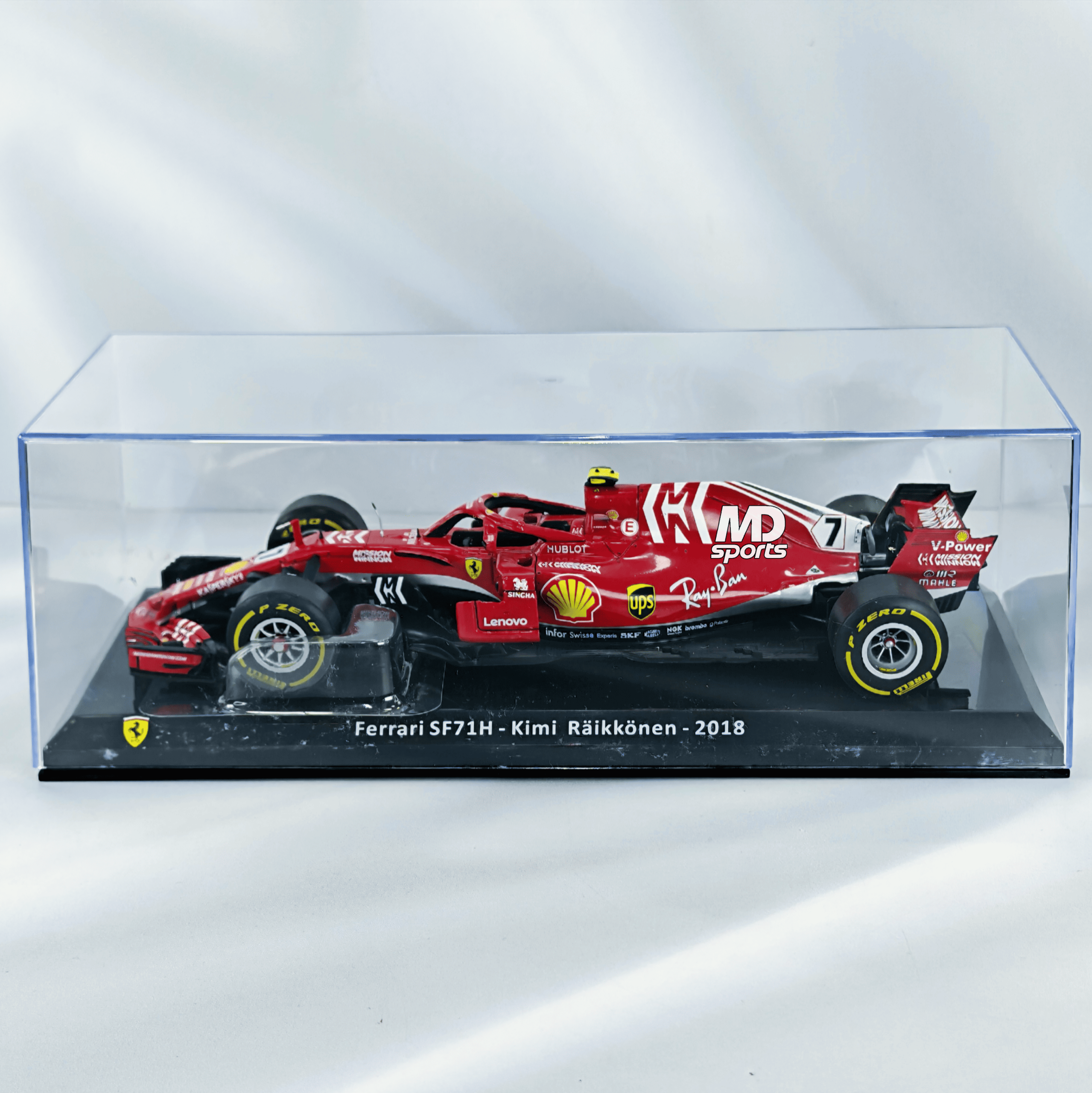 Ferrari SF-71h 2018 #7 Kimi Raikkonen Caja Acrilica Premium Collect 1:24