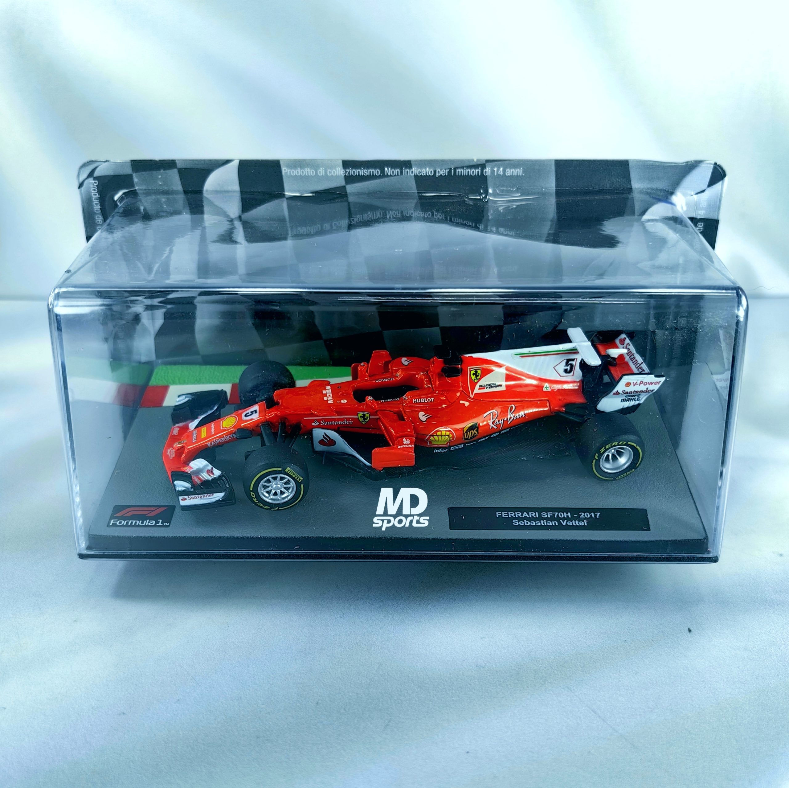 Ferrari SF70H 2017 #5 Sebastian Vettel Caja Acrilica Altaya 1:43