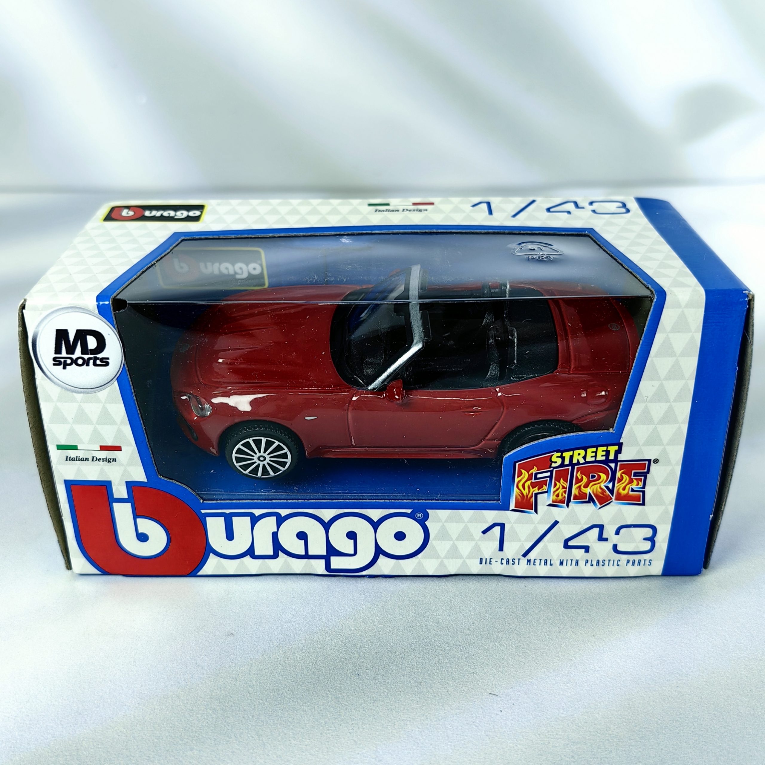Deportivo Fiat 124 Spider Burago Street 1:43