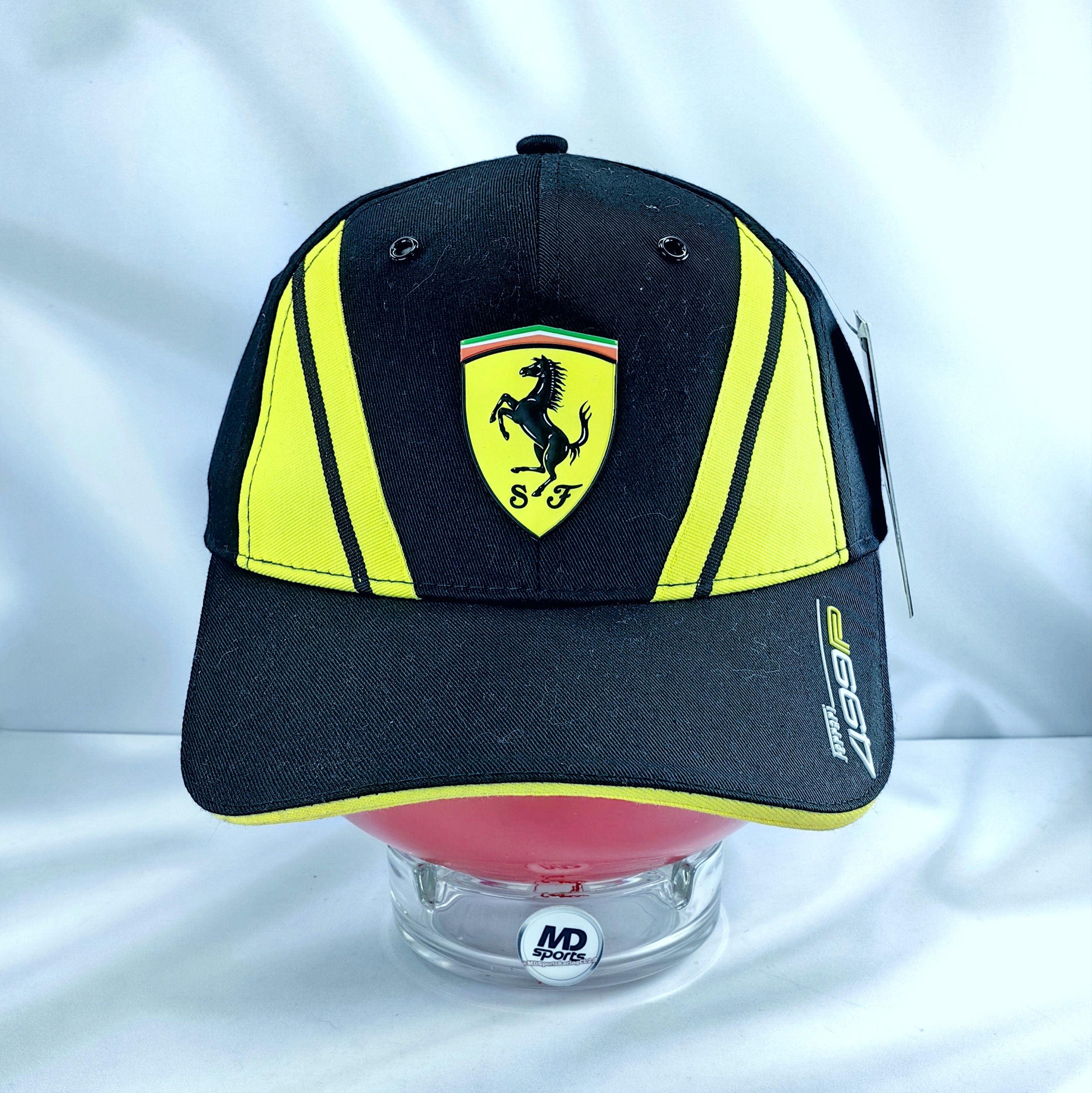 Gorro 8six Oficial Ferrari Hypercar WEC 499P Black Edition