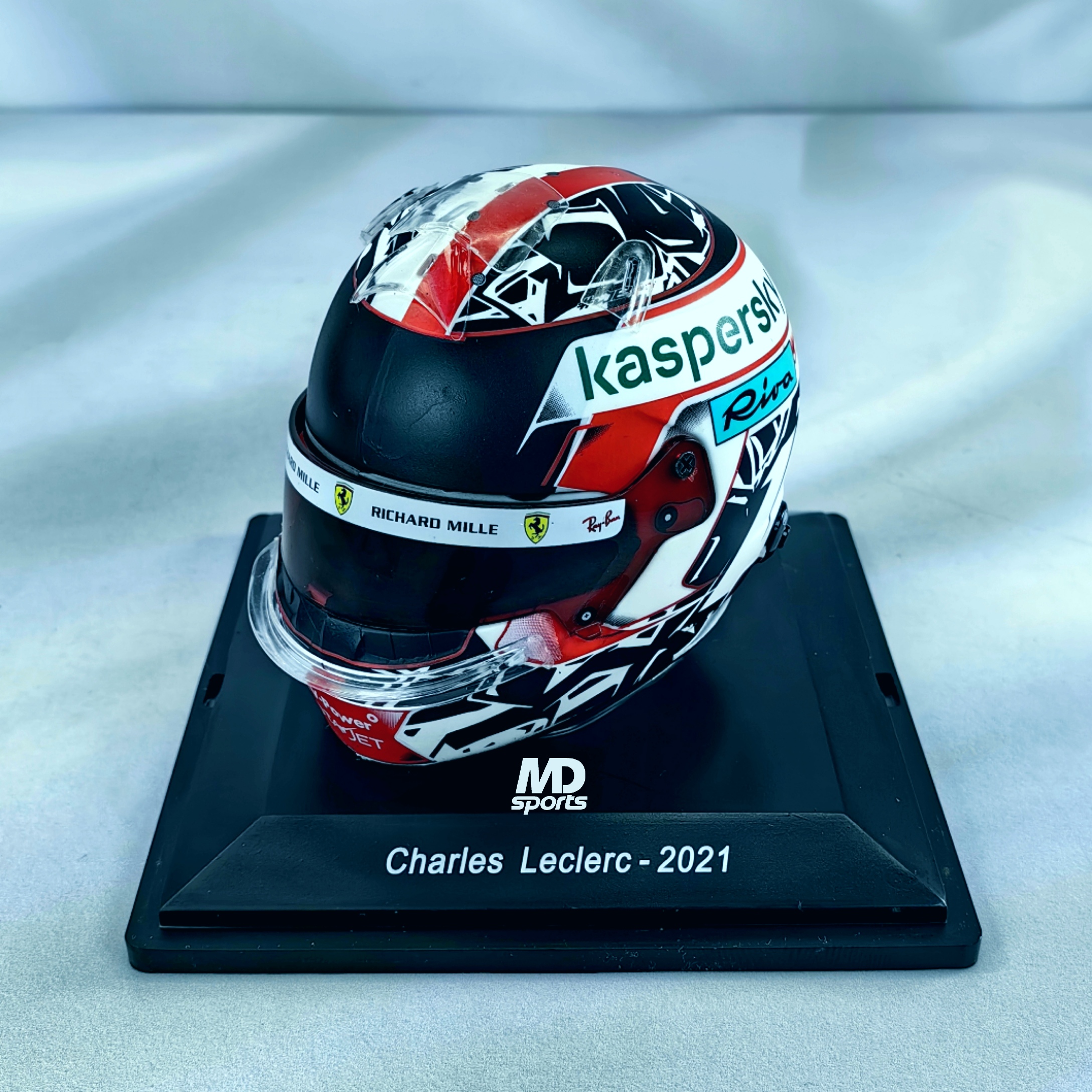 Casco Formula 1 Charles Leclerc Ferrari 2021 Spark 1:5