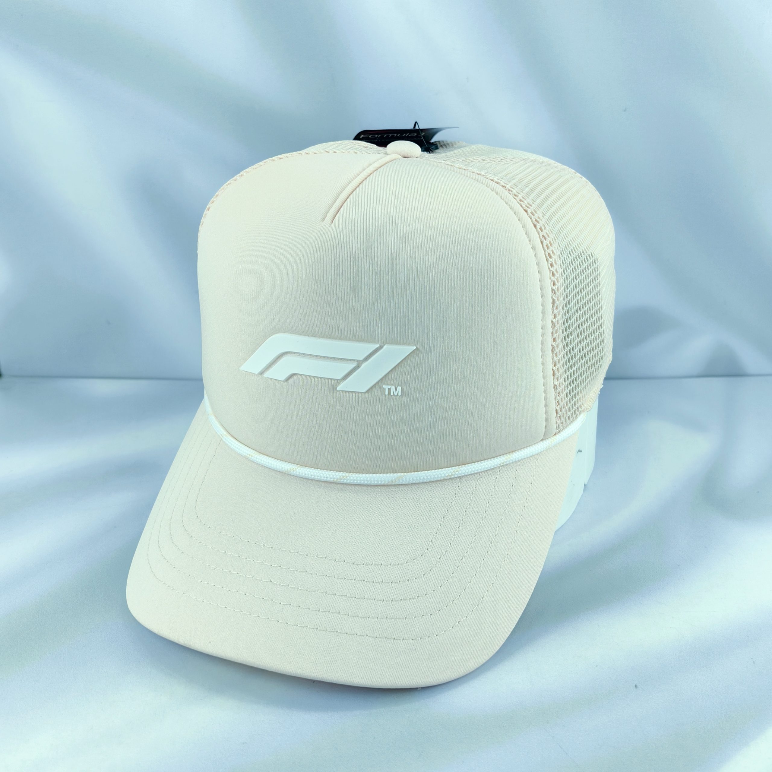 Gorro Oficial Formula 1 Logotipo F1 3D Con Malla Rosa Pastel