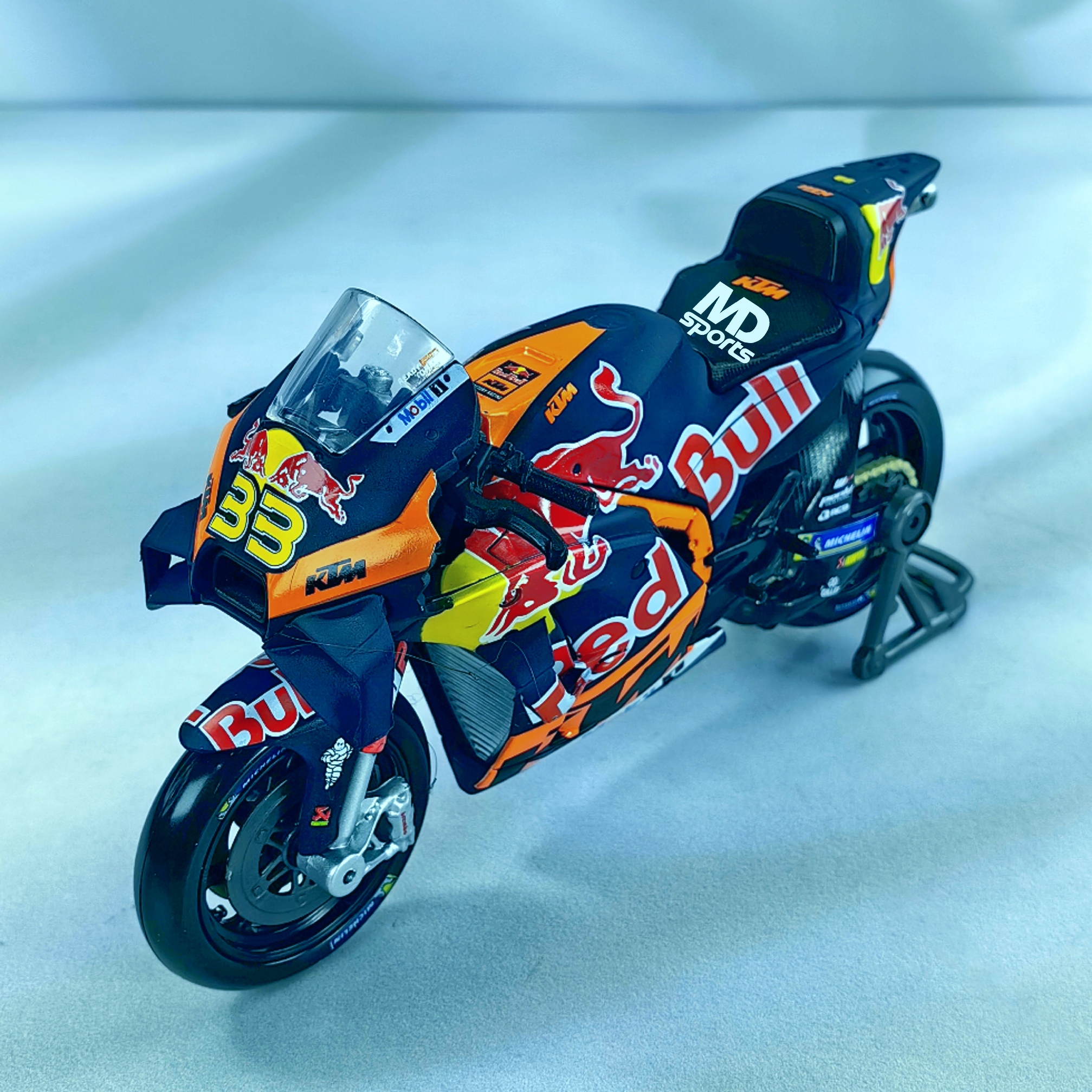 Moto GP RedBull KTM RC16 2023 #33 Brad Binder Maisto 1:18